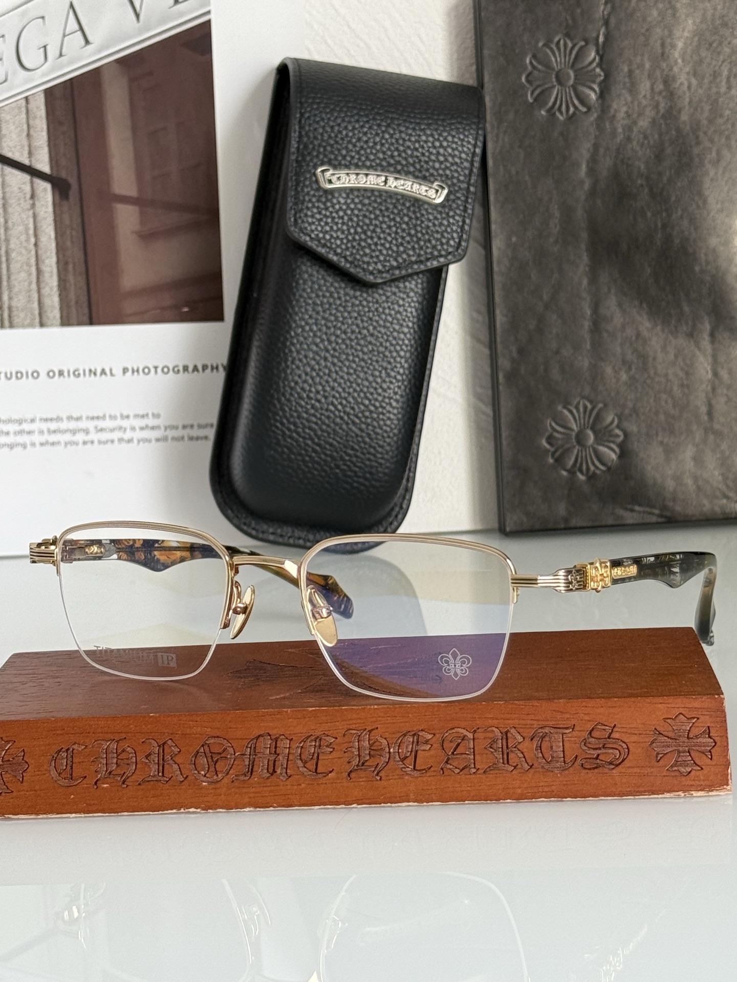 高档纯钛眼镜‼️CHROME HEART方正百搭款 厚边钛设计质感满分镜腿全部采用意大利进口板材制造高级