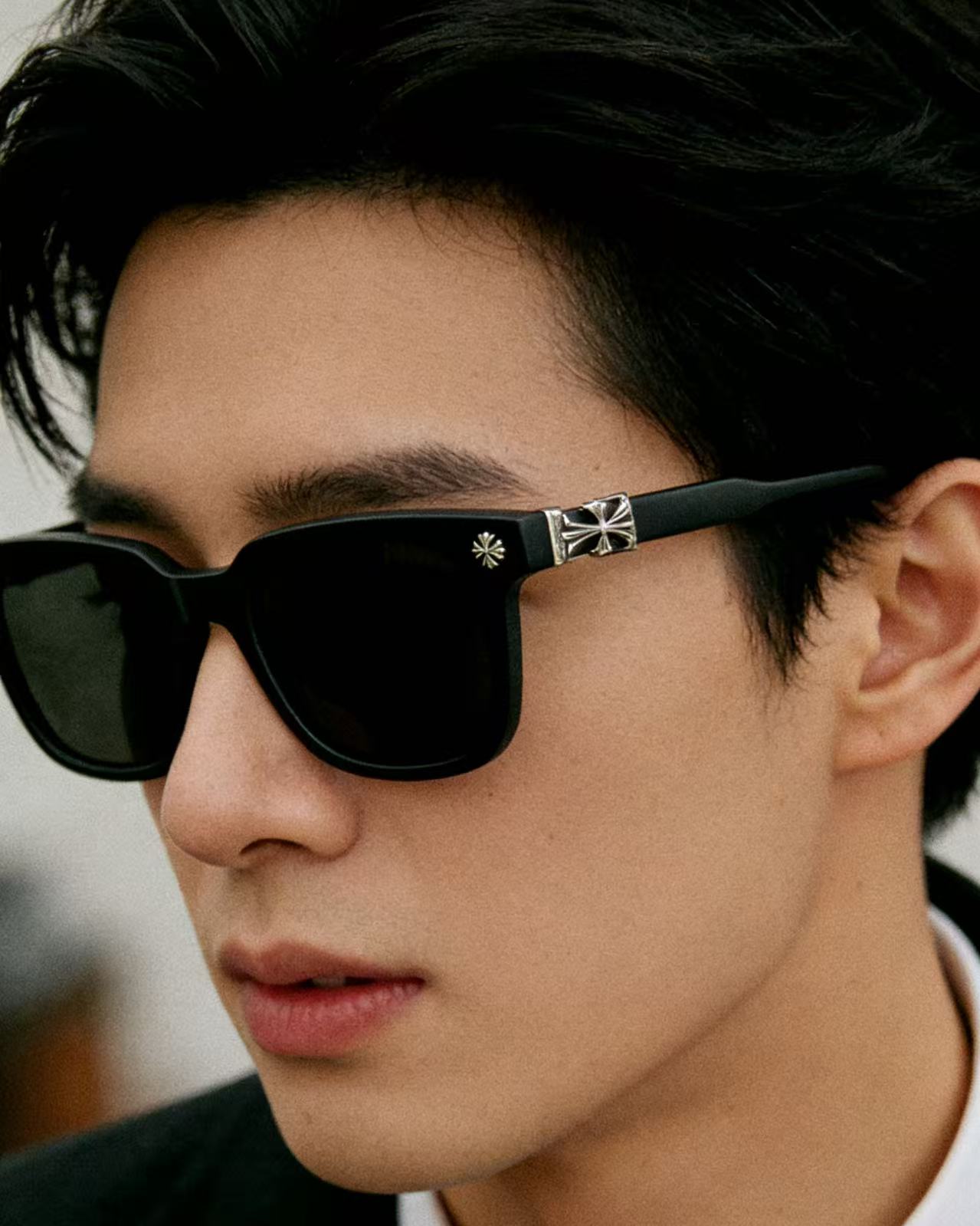 CHROMEHEART官网新作➕COX UCKER简约大方 很百搭的一款墨镜 男女可佩戴SIZE：52口