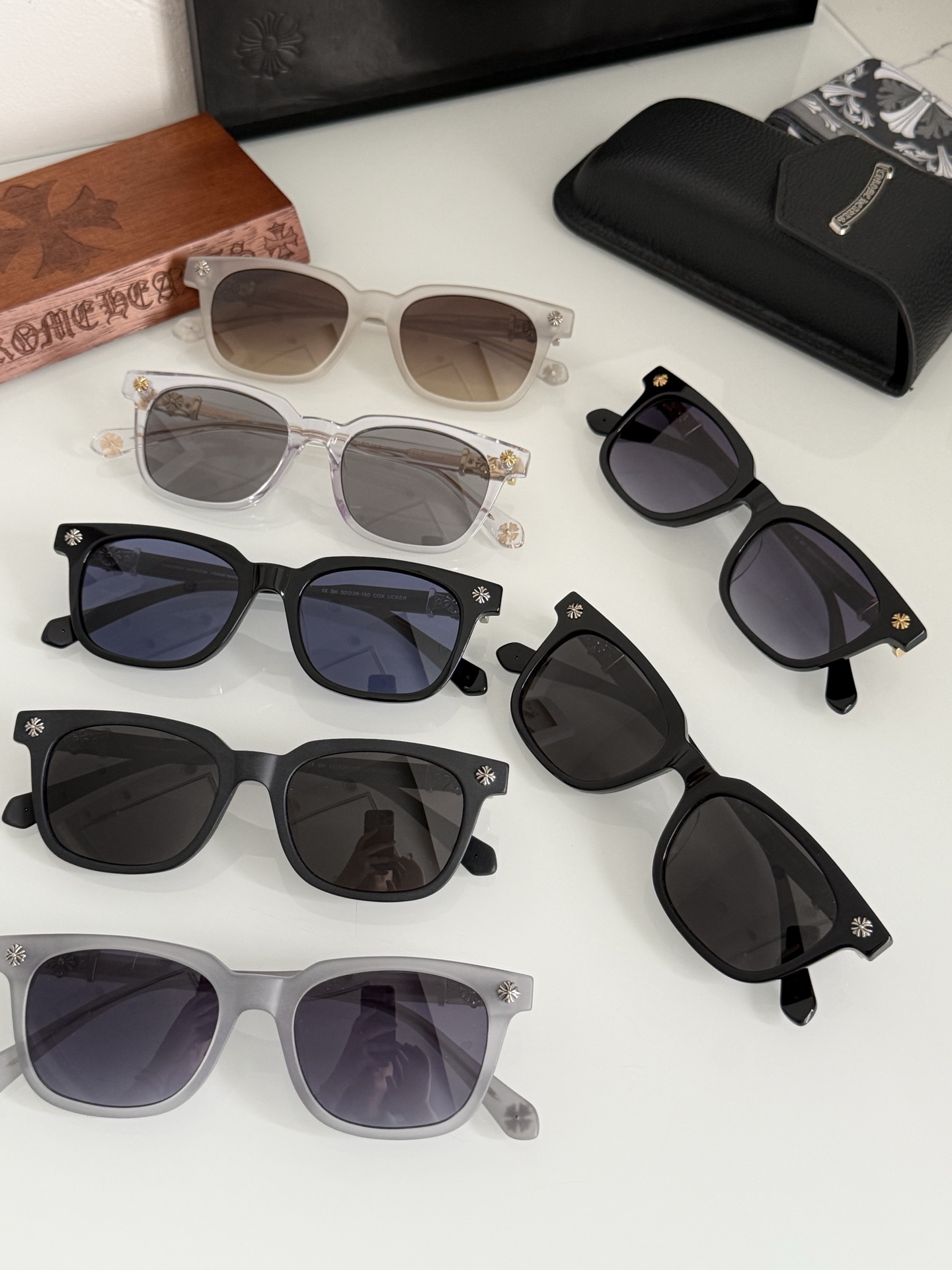 CHROMEHEART官网新作➕COX UCKER简约大方 很百搭的一款墨镜 男女可佩戴SIZE：52口