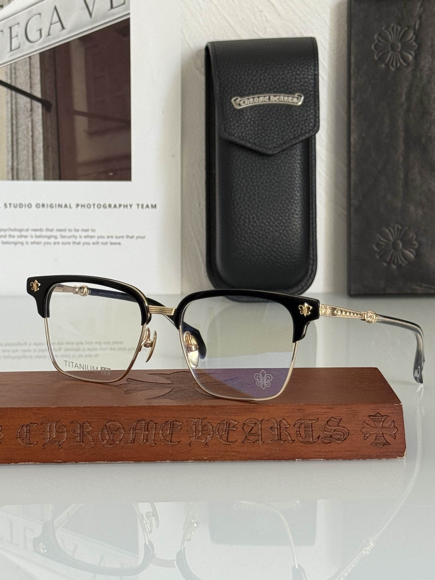 新～简约大方 半框眉架 绝美颜色高质感进口板料打磨而成 弹簧腿设计 更有张力CHROME HEART 钛