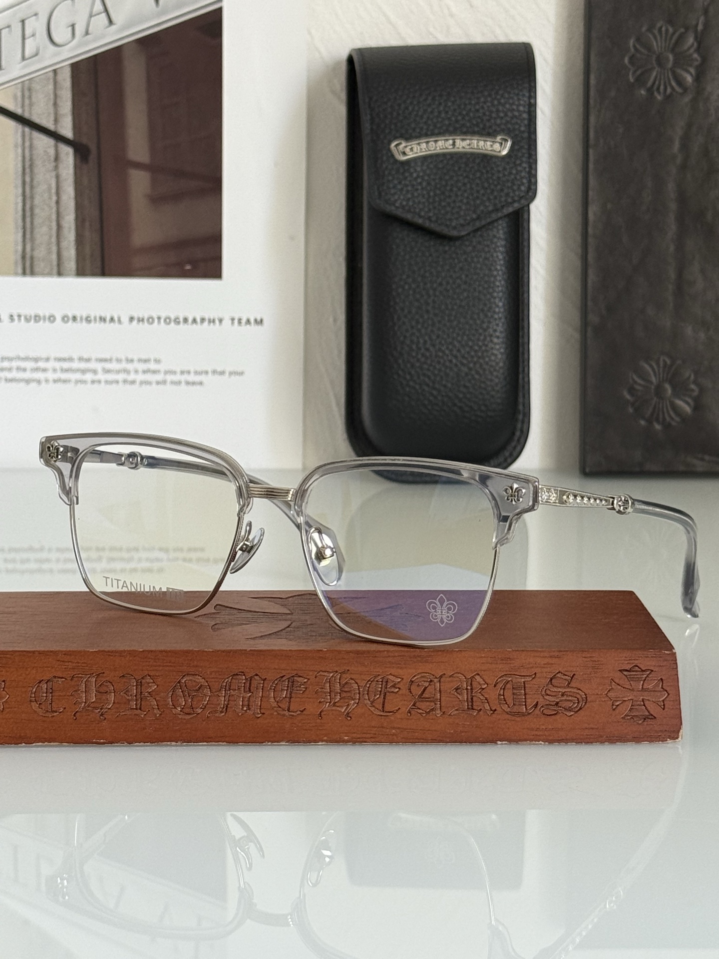 新～简约大方 半框眉架 绝美颜色高质感进口板料打磨而成 弹簧腿设计 更有张力CHROME HEART 钛