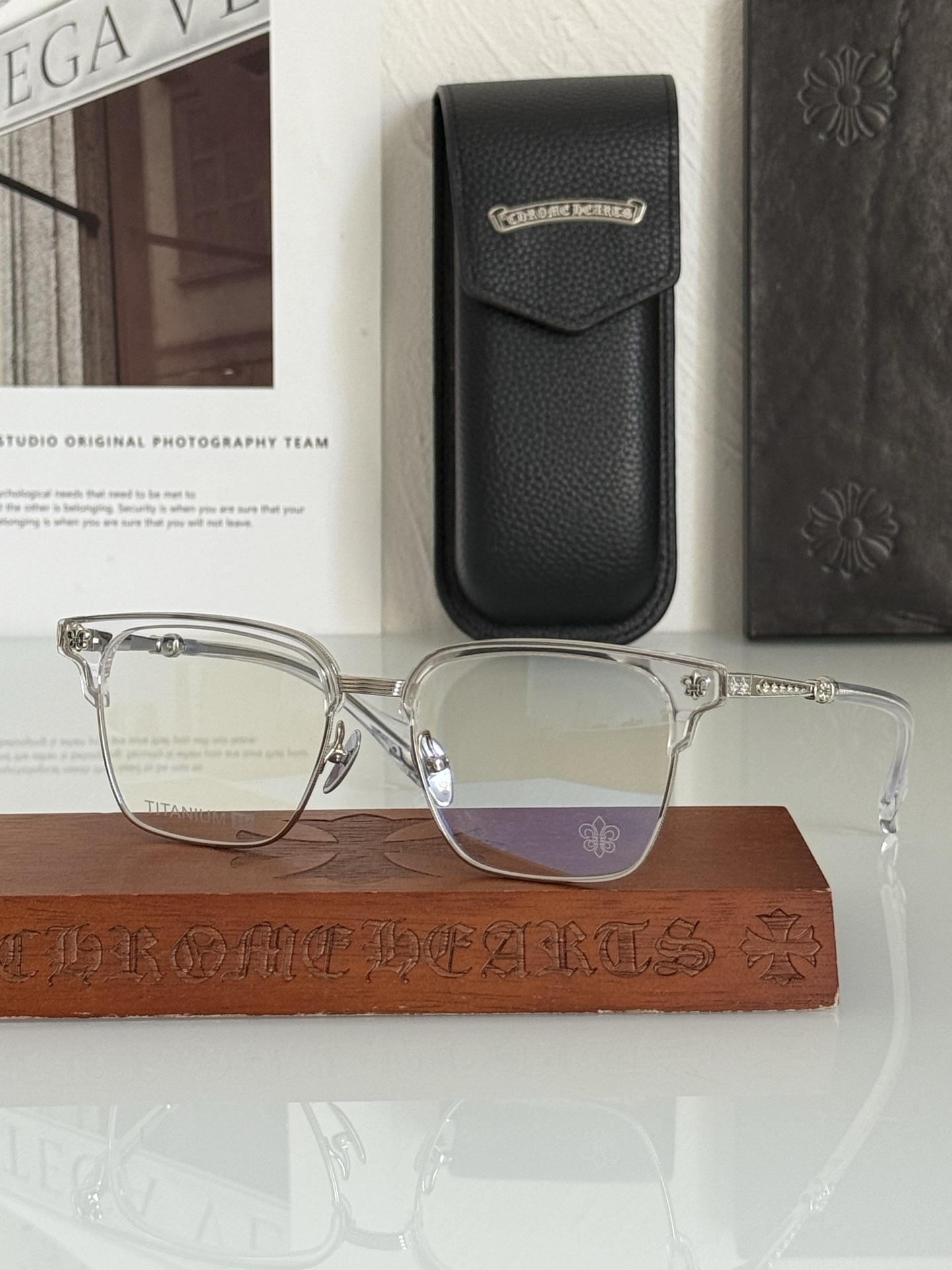 新～简约大方 半框眉架 绝美颜色高质感进口板料打磨而成 弹簧腿设计 更有张力CHROME HEART 钛