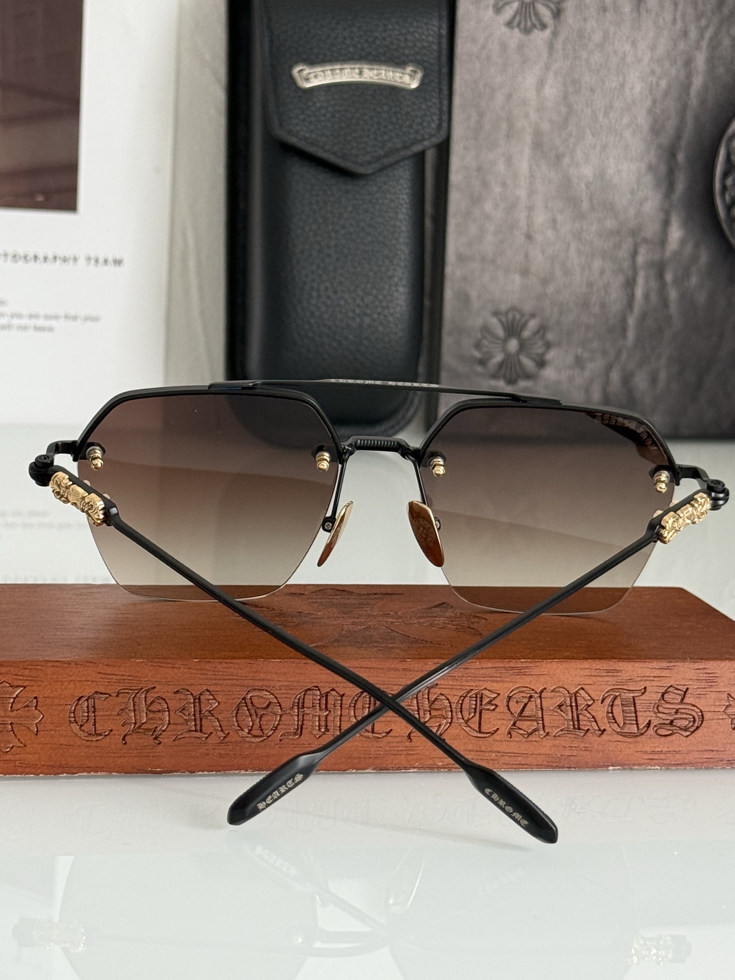 陈伟霆同款！蔡司镜片 高级感拉满！半框美学 拒绝千篇一律 多边形造型搭配一体式双梁设计镜片更稳定兼具时尚