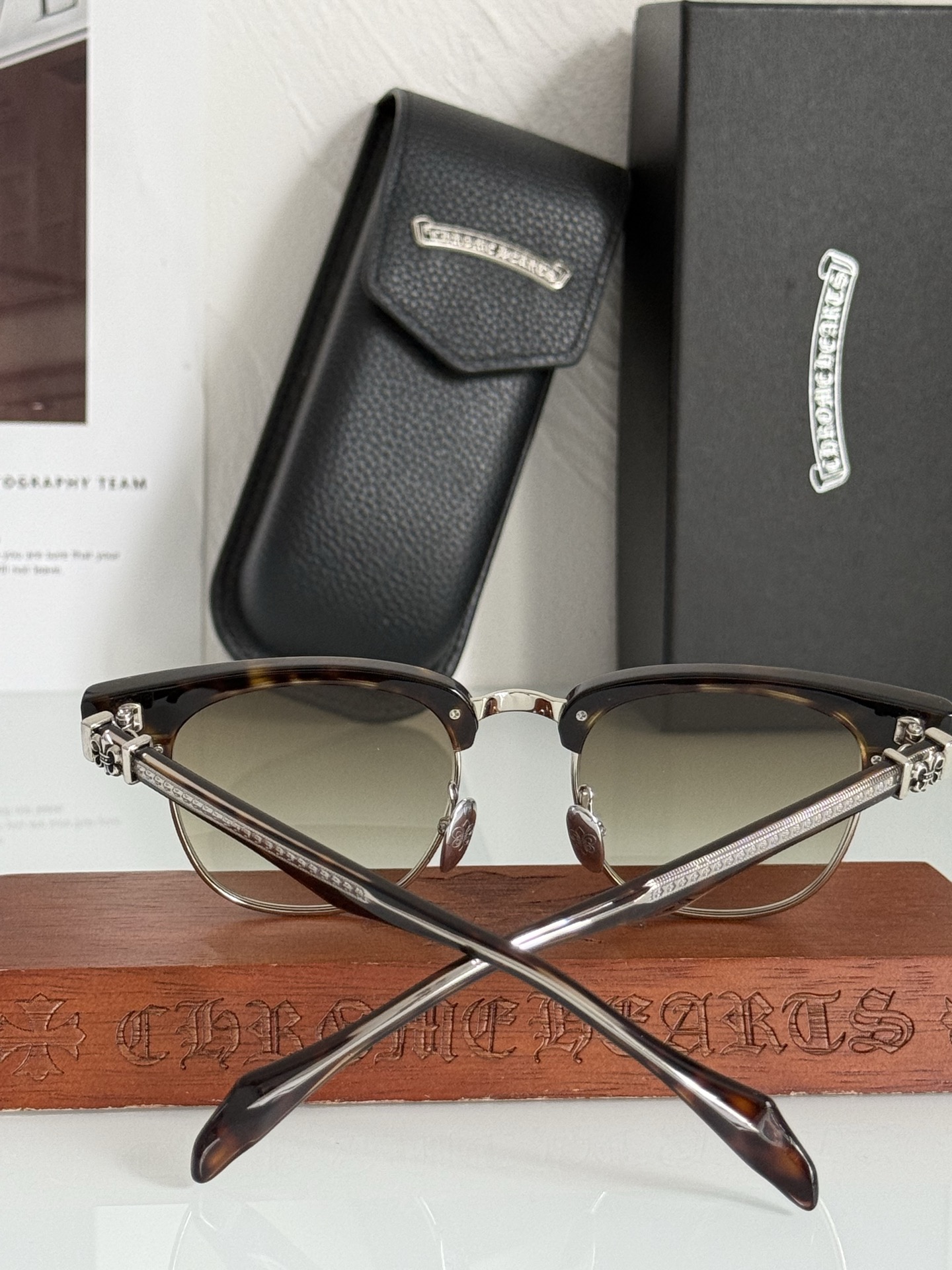 新款太阳镜🕶️重工新品钛眉架〰️钛圈精美镭射 立体切割工艺制作 质感满分CH8310 SIZE:50口2