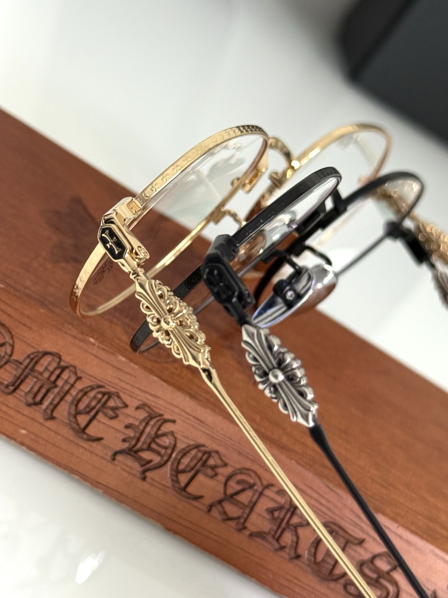 原版定制！克罗心✝️一力作！复古金丝细框👓 老钱风超级轻！纤细的镜框与镜腿设计 佩戴舒适度极高VAGID