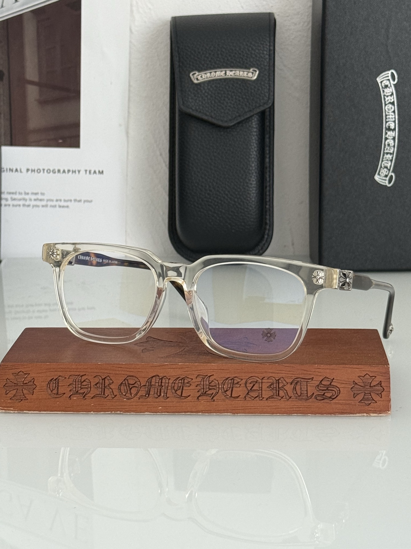 经典复古大框CHROME HEART  高版本 镭射精雕刻字 每副都有独立编码 COXUCKER 简约大方 情侣同款 S
