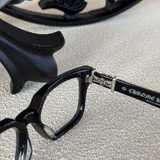 顶级原版定制款!每副都有独立编码 CHROME HEART 高奢系列 眼镜界艺术精品 意大利厚料精工制作 光泽度极强 顶级原版定制款!每副都有独立编码 CHROME HEART 高奢系列 眼镜界艺术精品 意大利厚料精工制作 光泽度极强
