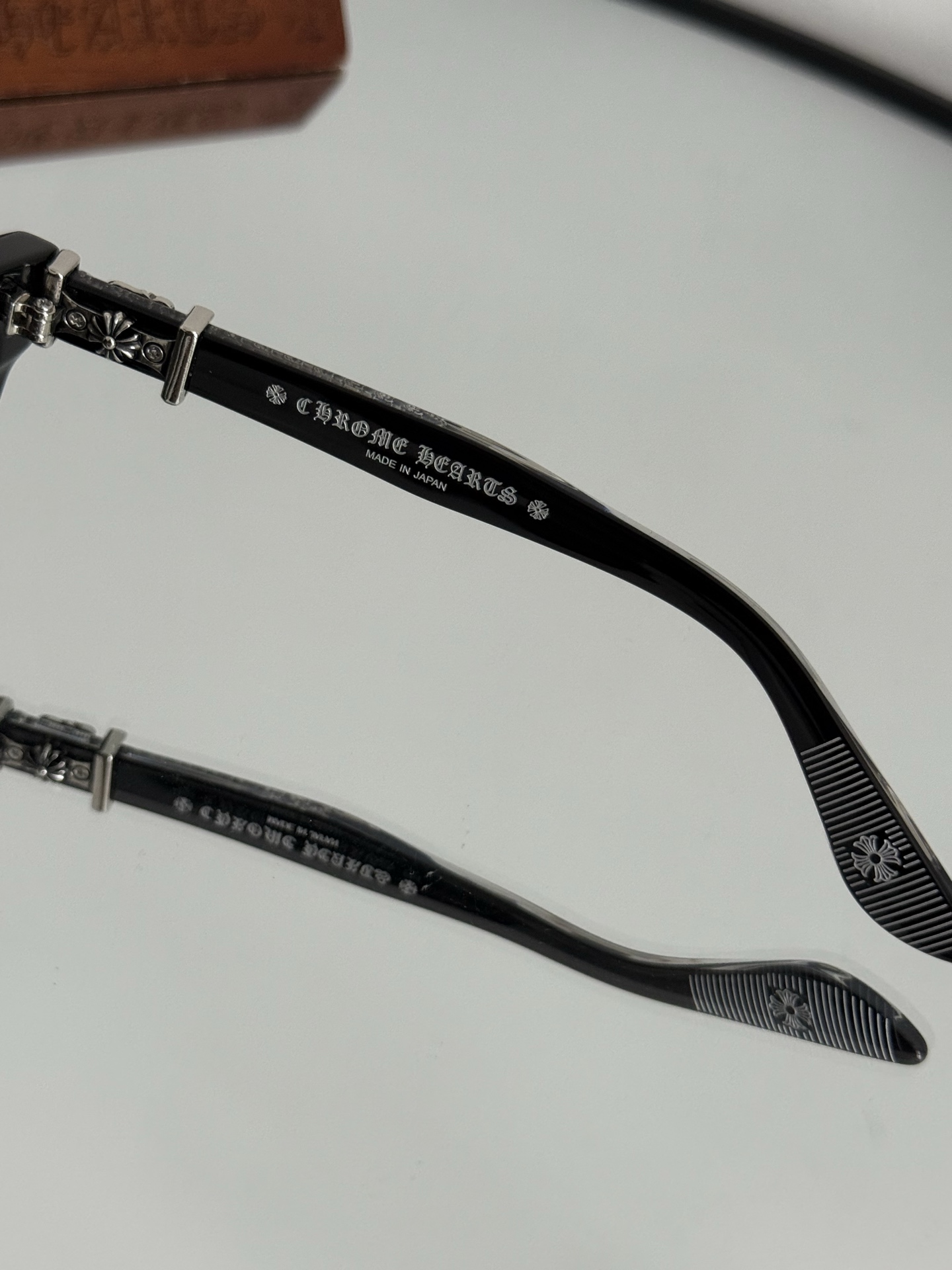 顶级原版定制款！每副都有独立编码  CHROME HEART 高奢系列 眼镜界艺术精品  意大利厚料精工制作 光泽度极强