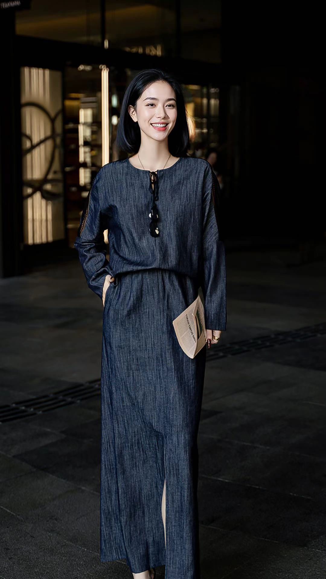 Chloe’s High-End Women’s Outfit: T-shirt, Semi-Skirt, Tiara – High-Quality and Stylish - 图片 2
