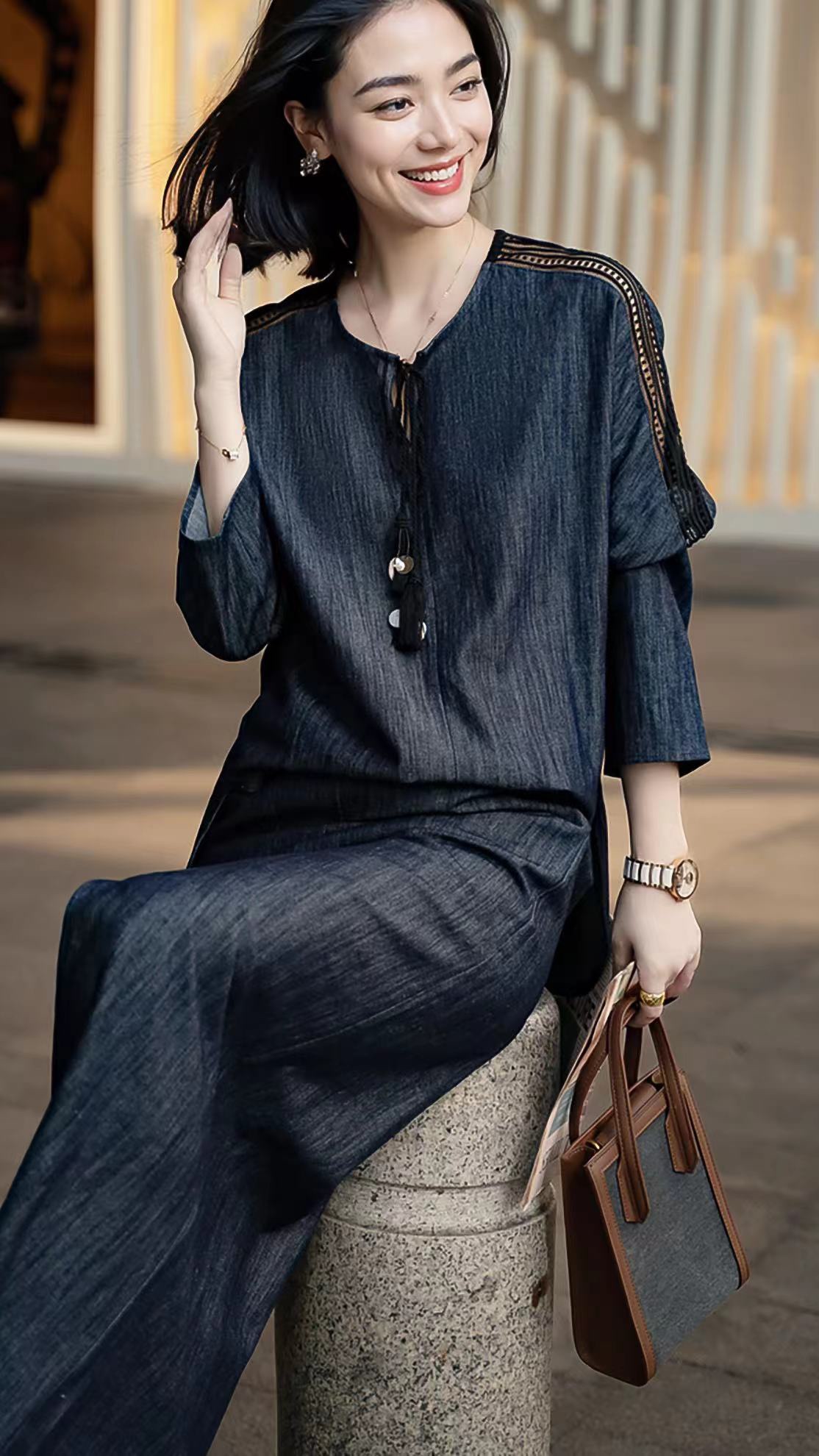 Chloe’s High-End Women’s Outfit: T-shirt, Semi-Skirt, Tiara – High-Quality and Stylish - 图片 7