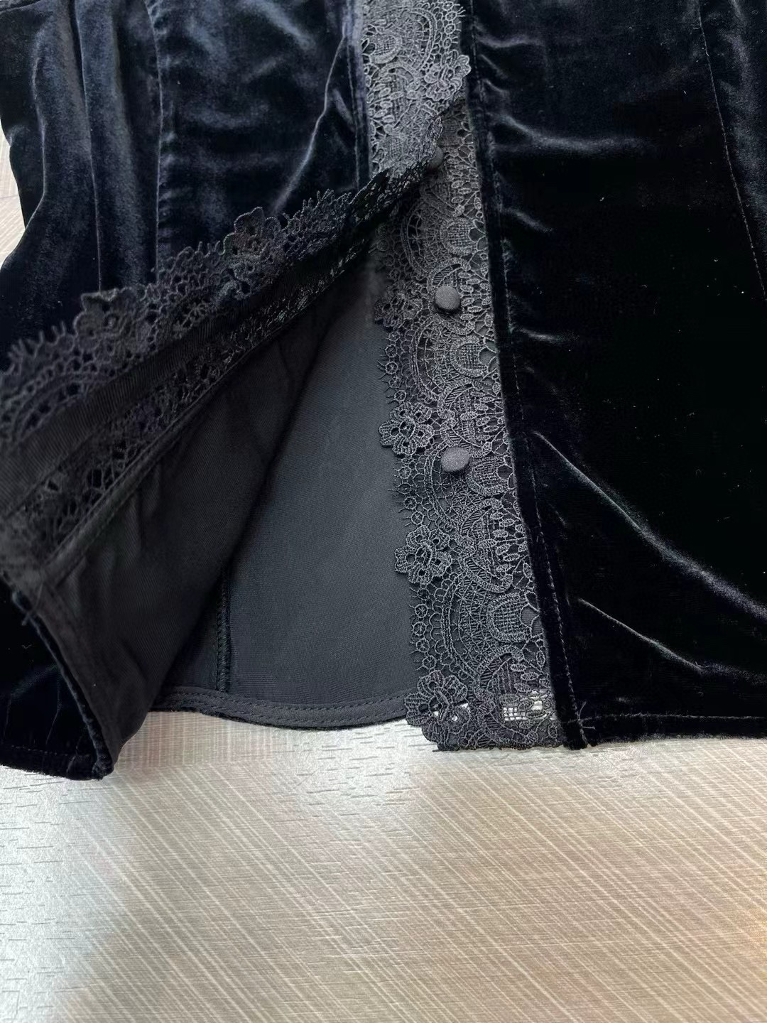 High-Quality Women’s Clothes: Silk Fabrics, Velvet Laces, Small Fragrances, Great Prices - 图片 5