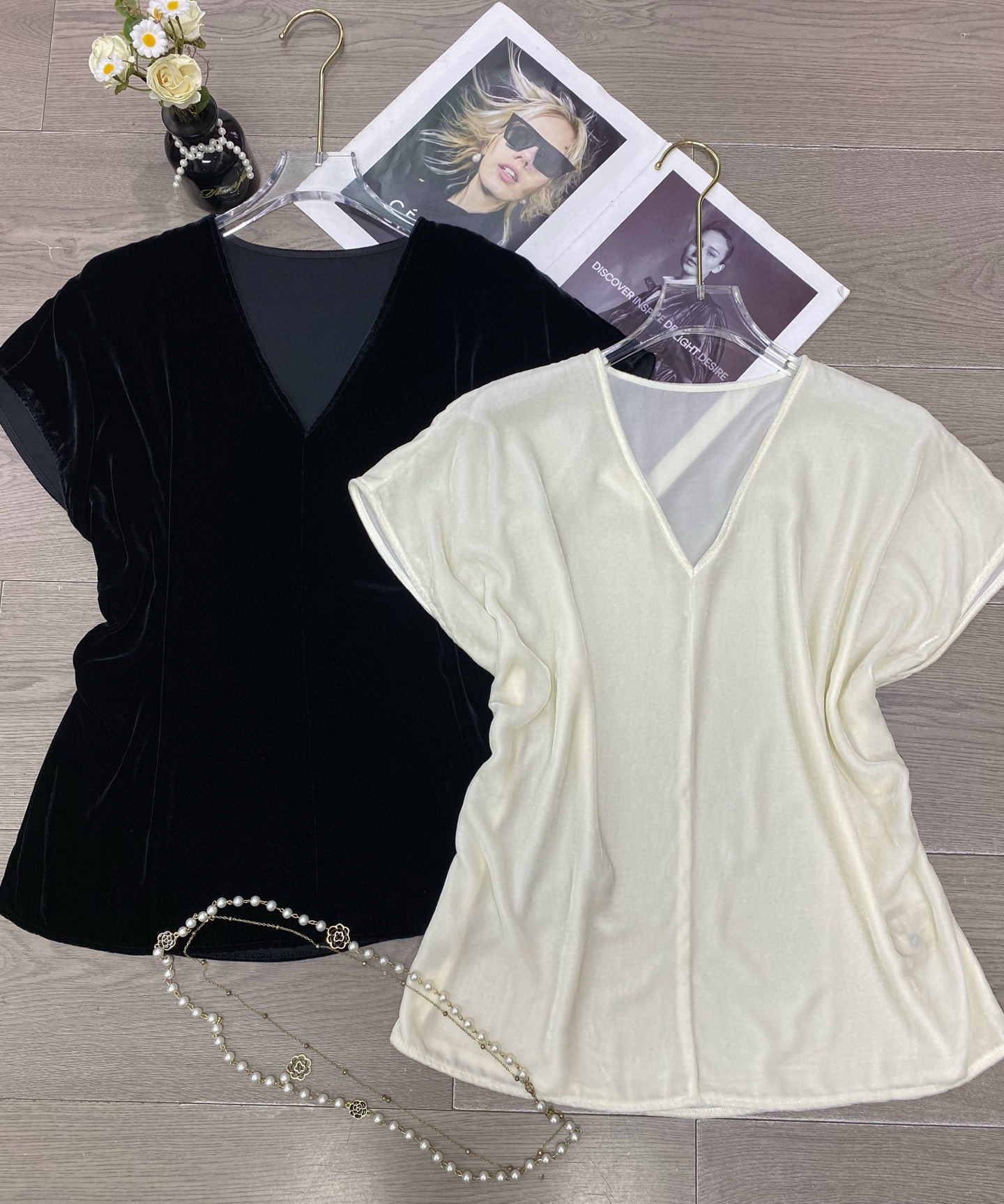 High-Quality Women’s Velvet Suit with V-Neck Style in Black/White, Sizes S-XXL - 图片 3