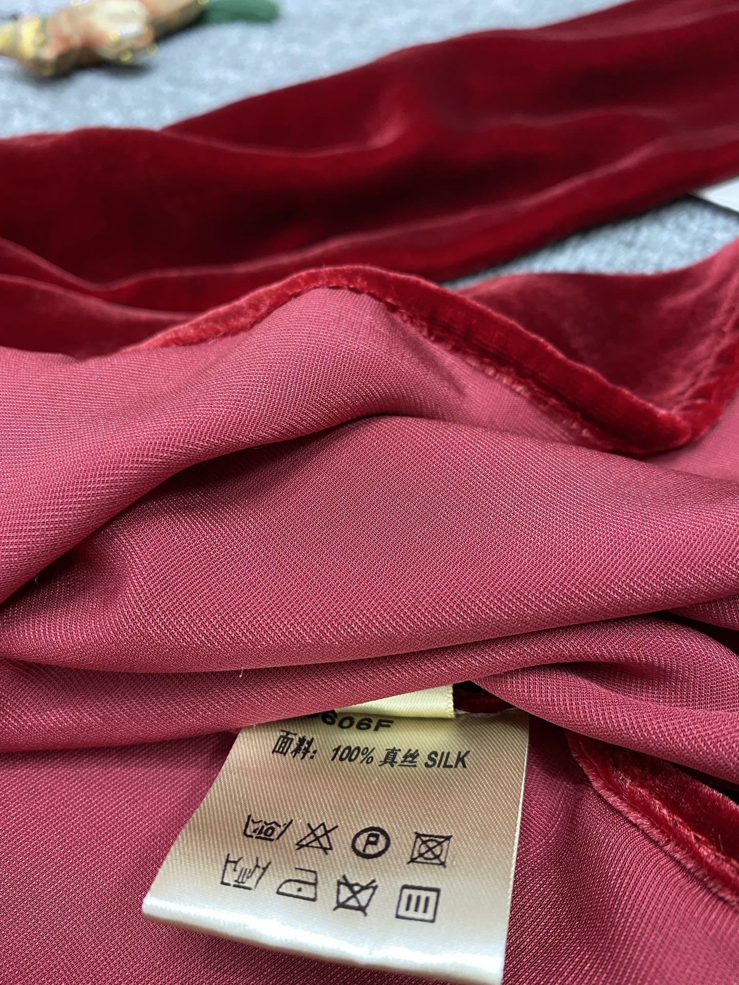 Elegant Silk Velvet Top: Versatile, High-Quality, and Comfortable Blouse 10 i1765162014095 4648 0 9