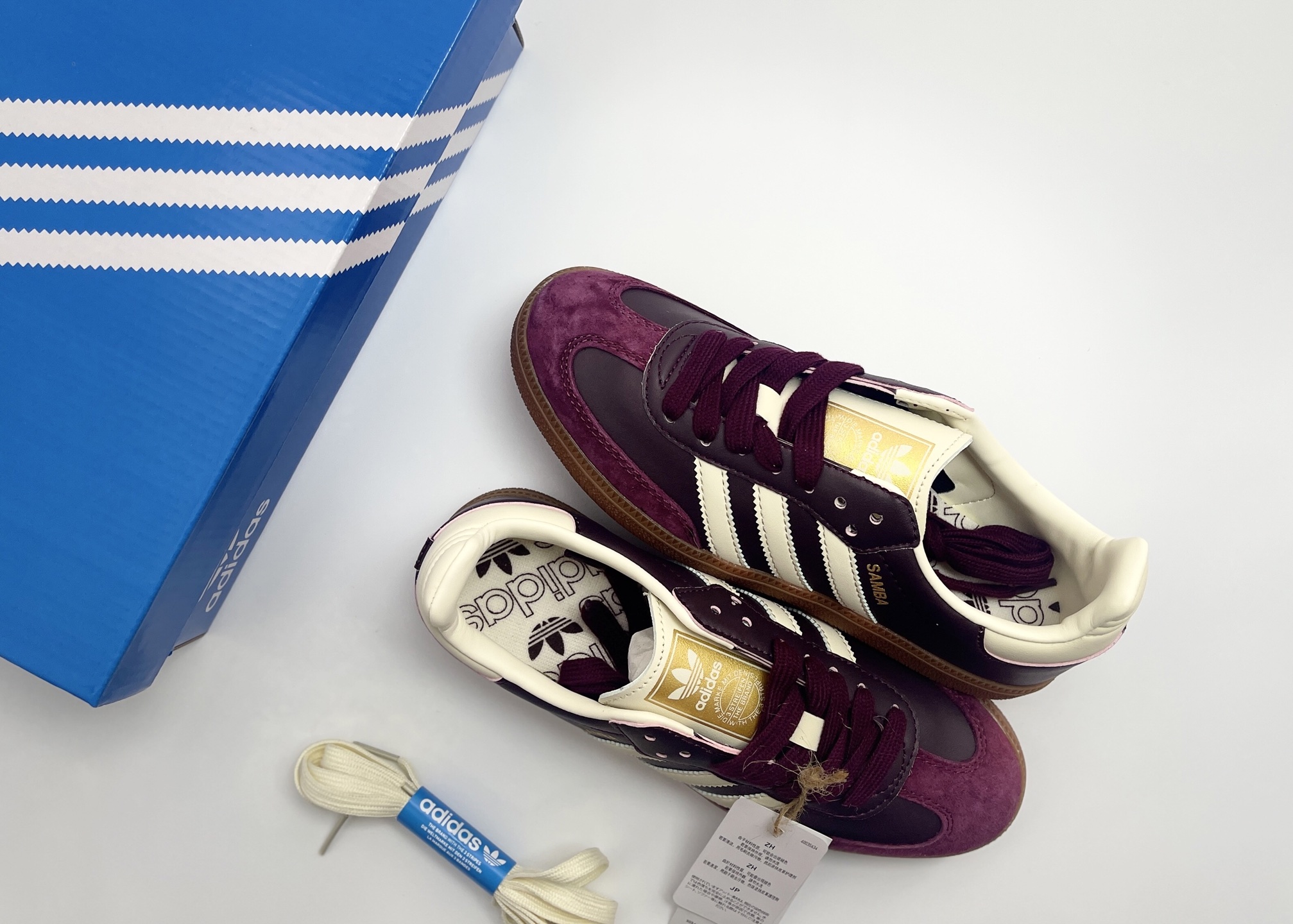 NO:664726,P Ready in stock, high quality Adidas AD Originals Samba OG Samba series gentlemen's moral training football style versatile low-top casual sports sneakers 'burgundy brown' Item number ID0477 Size 35.5 36 36 37 38 38 39 40 40 41 42 42 43 44 45,19860909P  现货 高品质 阿迪 AD Originals Samba OG 桑巴舞系列绅士德训足球风百搭低帮休闲运动板鞋“酒红棕” 货号ID0477 尺码 35.5 36 36 37 38 38 39 40 40 41 42 42 43 44 45,,Men's shoes