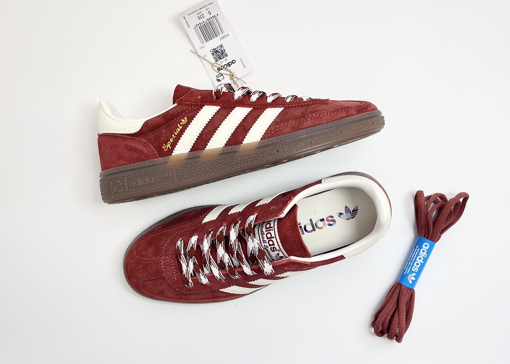 NO:664716,In stock Adidas Handball Spezial KI5938 Adidas classic retro casual sneakers #The whole shoe is made of suede. The beef tendon wear-resistant outsole is a sneaker that carries youthful feelings. The classic three stripes decorate the side of the shoe. The brand recognition is clear. Item number kI5937 Size 35 36 36.5 37 38 38.5 39 40 40.5 41 42  42.5 43 44 44.5 45,,adidas19860909现货 Adidas Handball Spezial KI5938 阿迪达斯经典复古休闲板鞋 #全鞋采用反毛皮制作 牛筋耐磨大底 承载青春情怀的板鞋 经典三条杠装饰鞋侧 品牌辨识度清晰 货号kI5937 尺码35 36 36.5 37 38 38.5 39 40 40.5 41 42 42.5 43 44 44.5 45,,adidas,Men's shoes