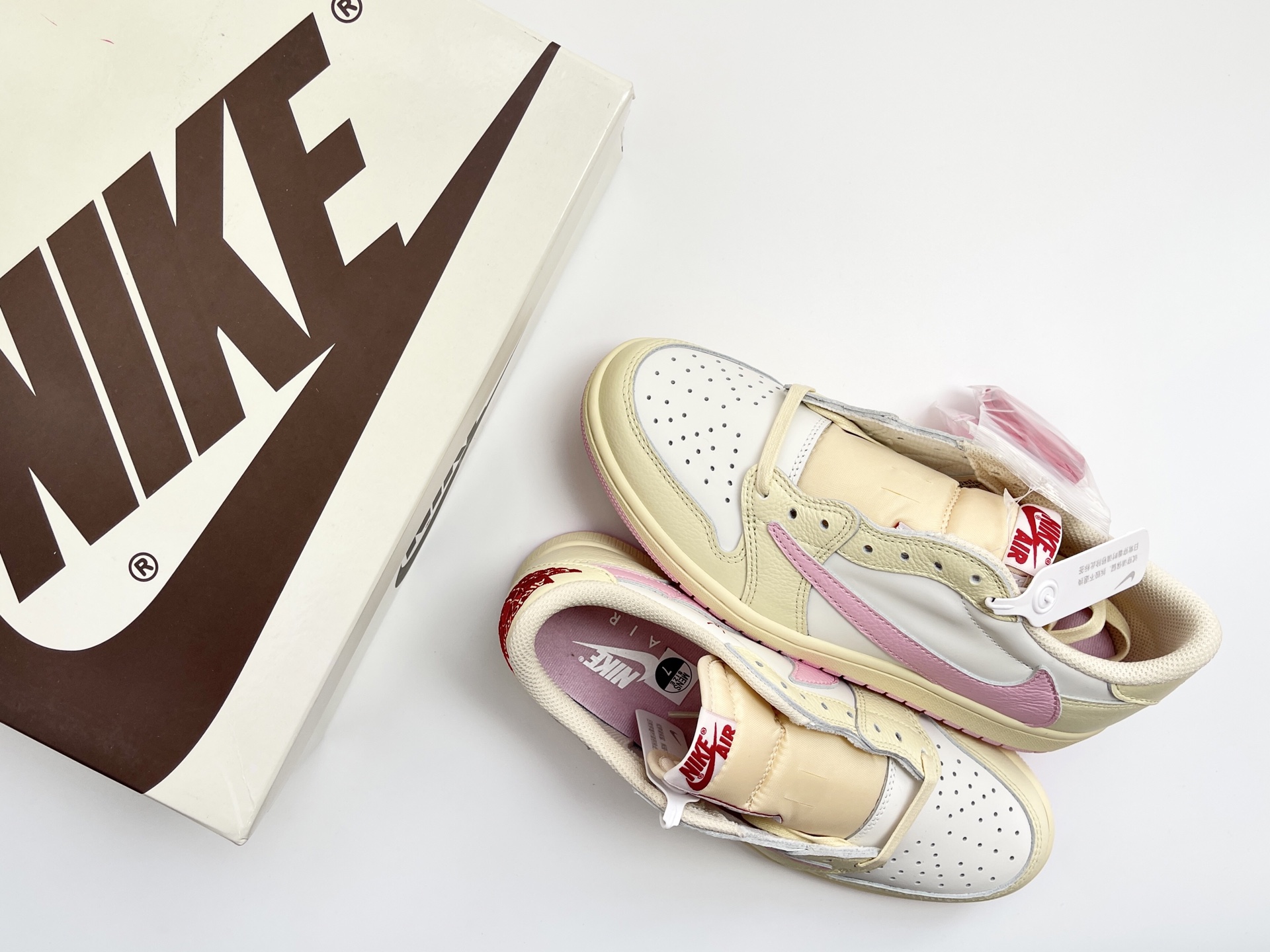 NO:664708,High version, pure original quality, first-class quality control-free product, color matching continuously updated, original shoe development, restoring company-level Travis Scott x Jordan Air Jordan 1 Low OG 'Medium Olive' pink barb Size 36 36.5 37 38 38.5 39 40 40.5 41 42 42.5 43 44 44.5 45 46 47.5,19860909高版本 纯原品质 一流品控免检产品 配色持续更新 原鞋开发 还原公司级Travis Scott x Jordan Air Jordan 1 Low OG 'Medium Olive'粉倒钩 尺码36 36.5 37 38 38.5 39 40 40.5 41 42 42.5 43 44 44.5 45 46 47.5,,Men's shoes