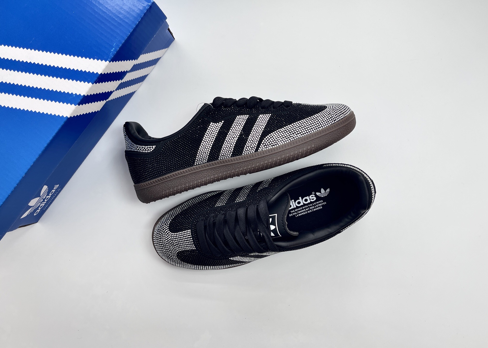 NO:780084,Ready in stock Export order adidas originals SAMBA OG Black Silver Item No. IH9052 Size 36 - 41,,adidas19860909现货 出口订单 adidas originals SAMBA OG 黑银 货号 IH9052 尺码36 - 41,,adidas,Men's shoes