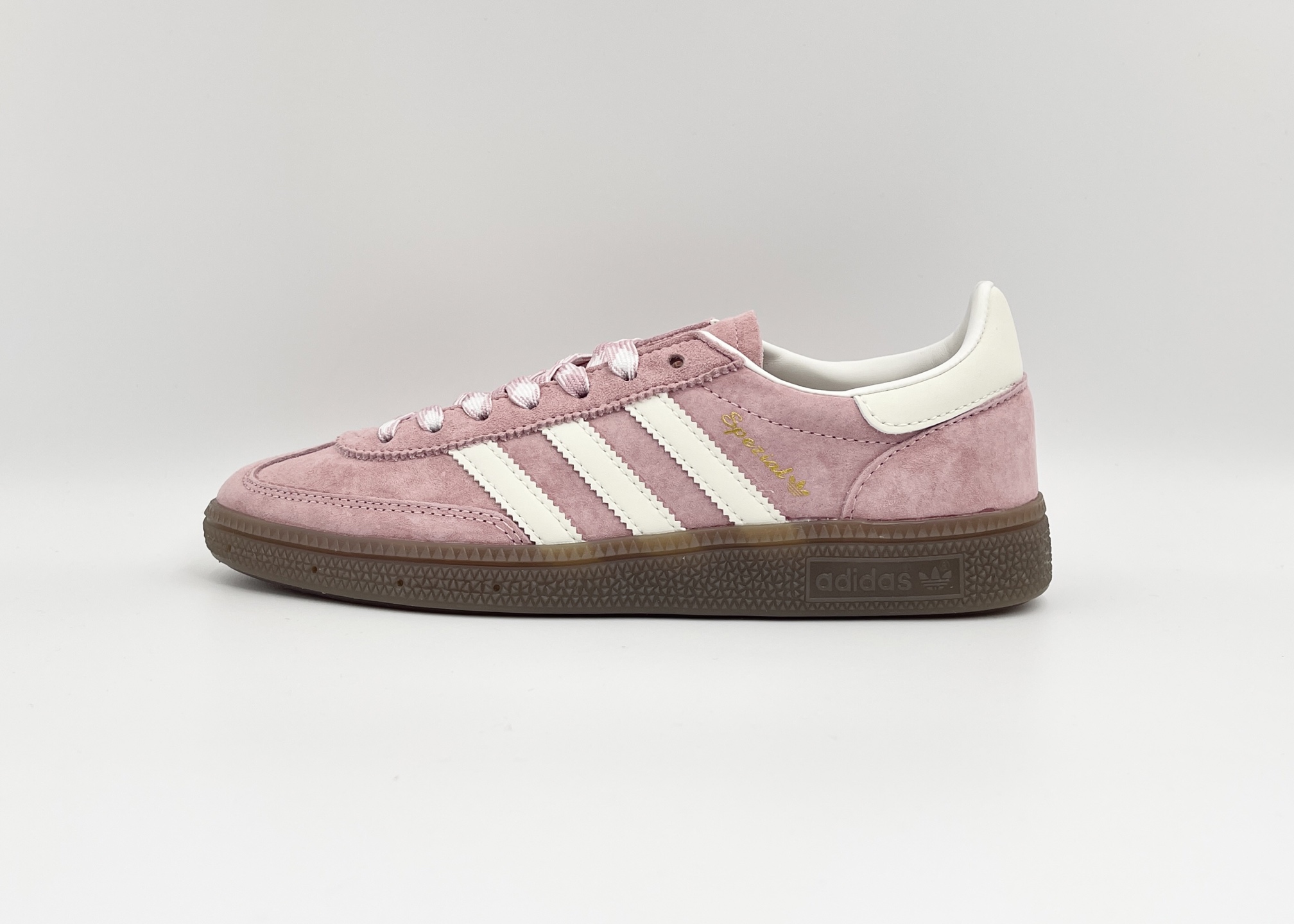 NO:780100,Pure AD Originals AD Originals Handball SPEZIAL handball player series versatile casual sports sneakers, cherry blossom pink, same style for men and women, produced by a well-known manufacturer, quality control outsole version is constantly improved and updated, original leather material, original and inspected internal and external standards, full set of original cardboard last development to ensure the original flavor, perfect presentation of the samba version, one to one toe curvature height, shoe body curvature, data details and process flow are consistent, item number KJ6305  Size 36 36 37 38 38 39 40,19860909纯原 阿迪AD Originals Handball SPEZIAL 手球运动员系列百搭休闲运动板鞋 樱花粉 男女同款 口碑大厂出品 品控大底版型不断改良更新 原厂皮料 原装过验内外标加持 全套原纸板楦头开发 确保原汁原味 完美呈现桑巴版型 一比一鞋头弧度高度鞋身弧度 数据细节工艺流程均保持一致 货号KJ6305 尺码36 36 37 38 38 39 40,,Men's shoes