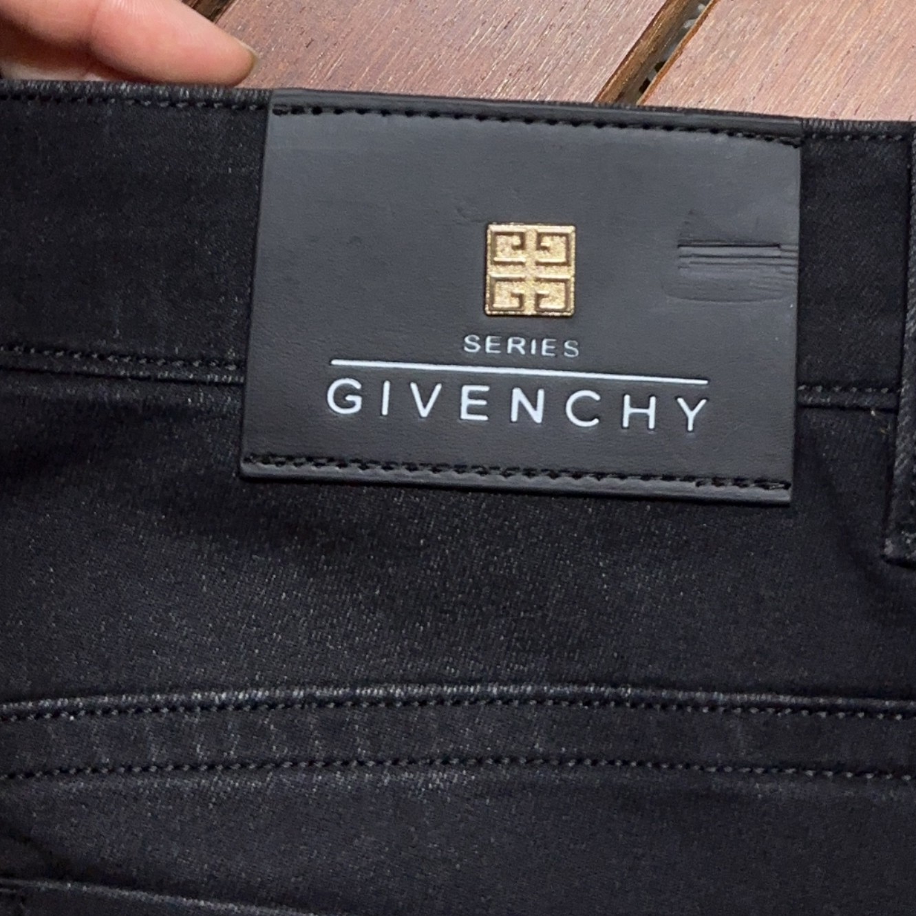 Givenchy纪梵希新款新品专柜有售实体店极品牛仔裤专柜原版1:1好货适合各个年龄段市场最高版本的欧洲