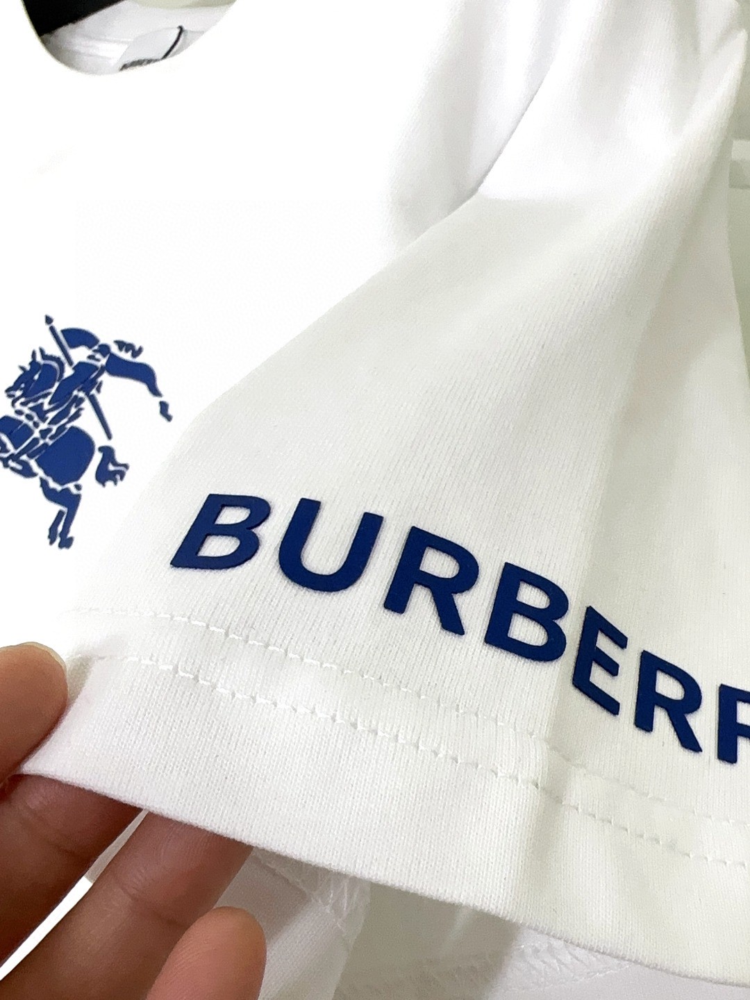 高版本Burberry巴宝莉顶级圆领休闲短袖顶级版本高级定制百搭款式任何人都可以轻松驾驭面料全订制工艺胸