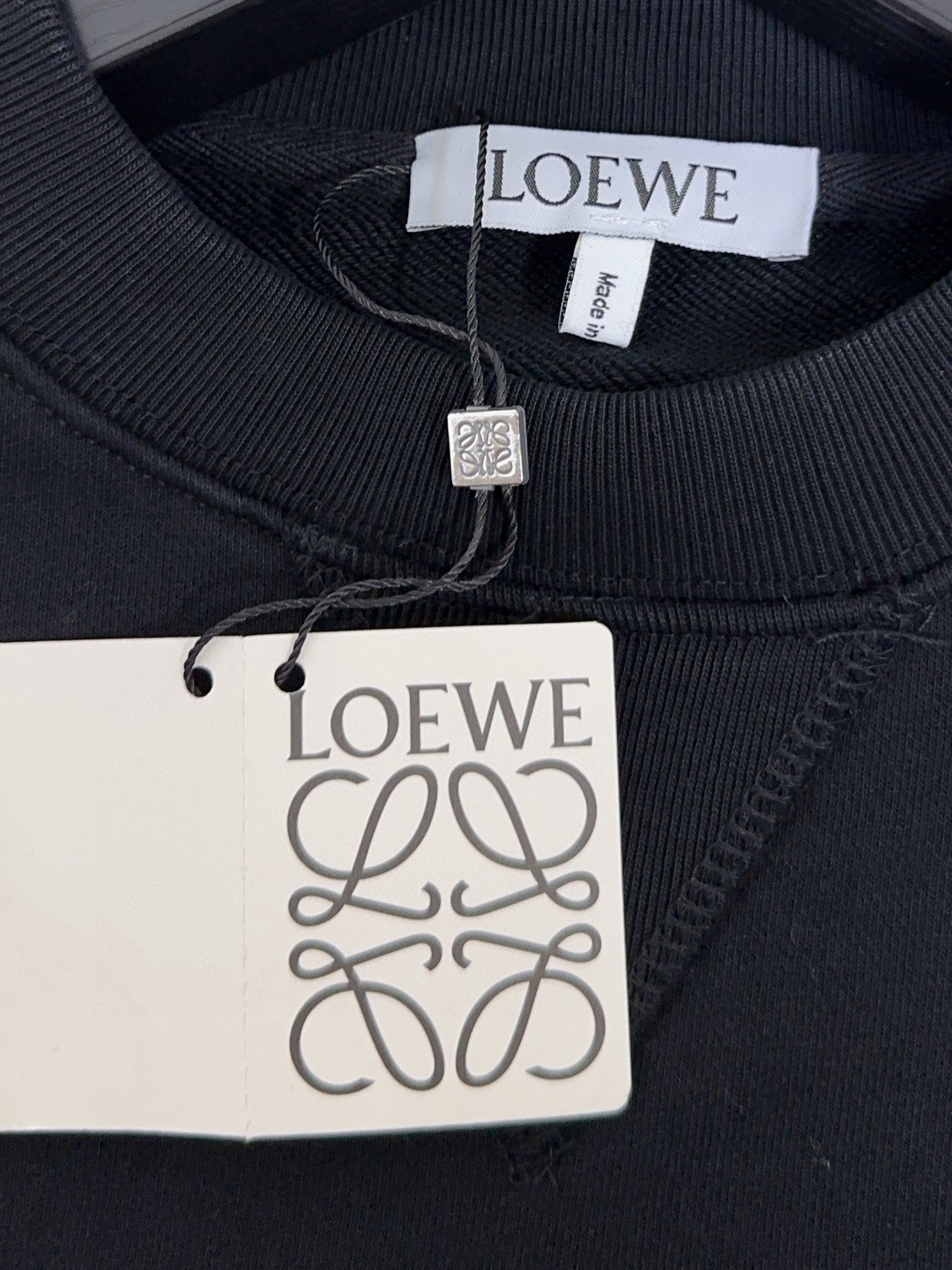  🐮 Loewe 罗意威 🔥🆕顶级长袖圆领卫衣 刺绣👍高级定制百搭款，意大利进口面料🐮任何人都可以轻松驾