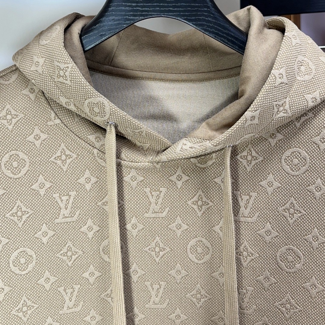  🐮 狠货来袭 🐮 LV 路易威登 🔥🤴🏻 秋冬季新款 专注官网原版 全新爆款开衫套装 原版11🇭🇰倾注