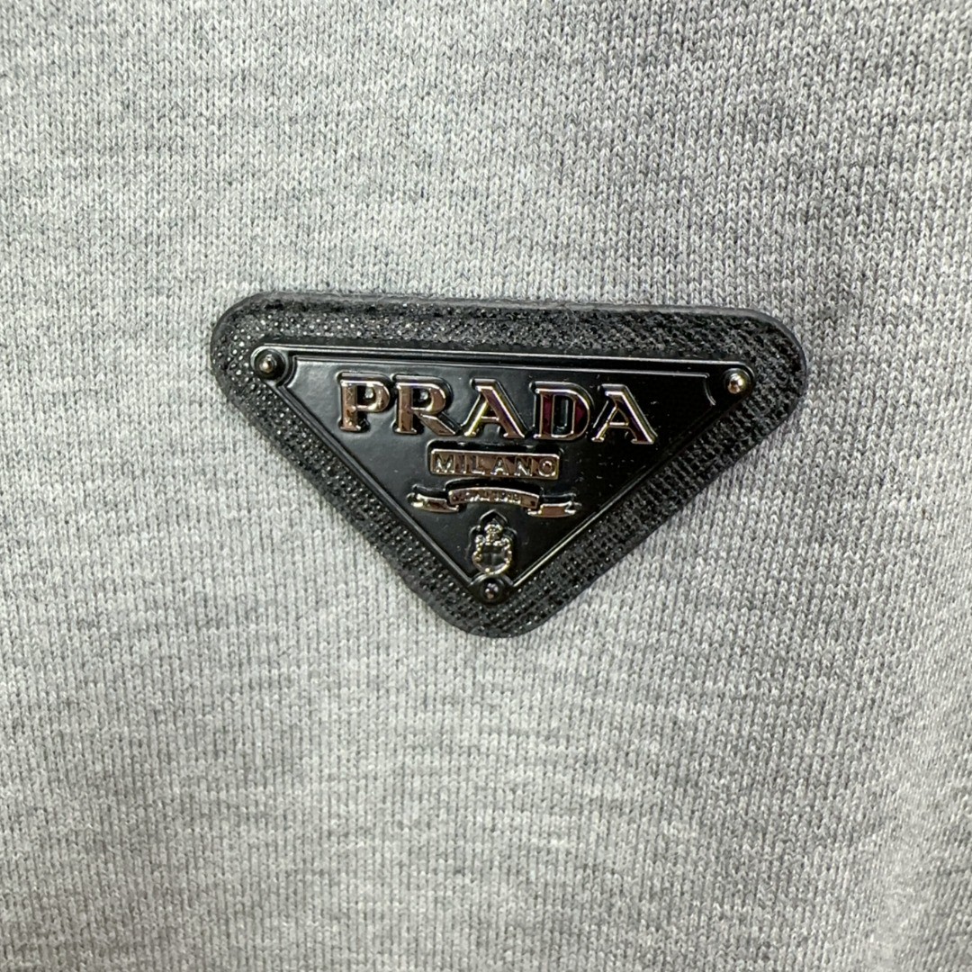  🐮 狠货来袭 🐮 Prada 普拉达 🔥🤴🏻 秋冬季新款 专注官网原版 全新爆款开衫套装 原版11🇭🇰