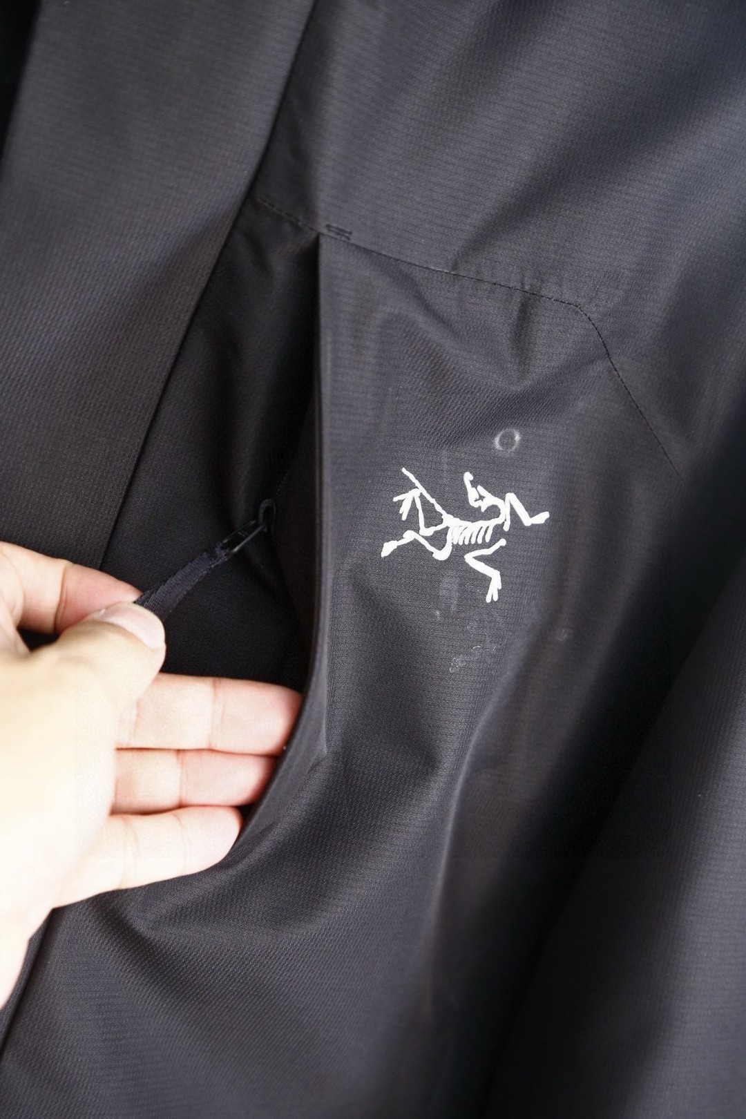 🔥🔥  始祖鸟 秋冬新款羽绒服-外贸公司订单 简约休闲时尚，舒适柔软，内里填充90白鸭绒保暖舒适轻便，无