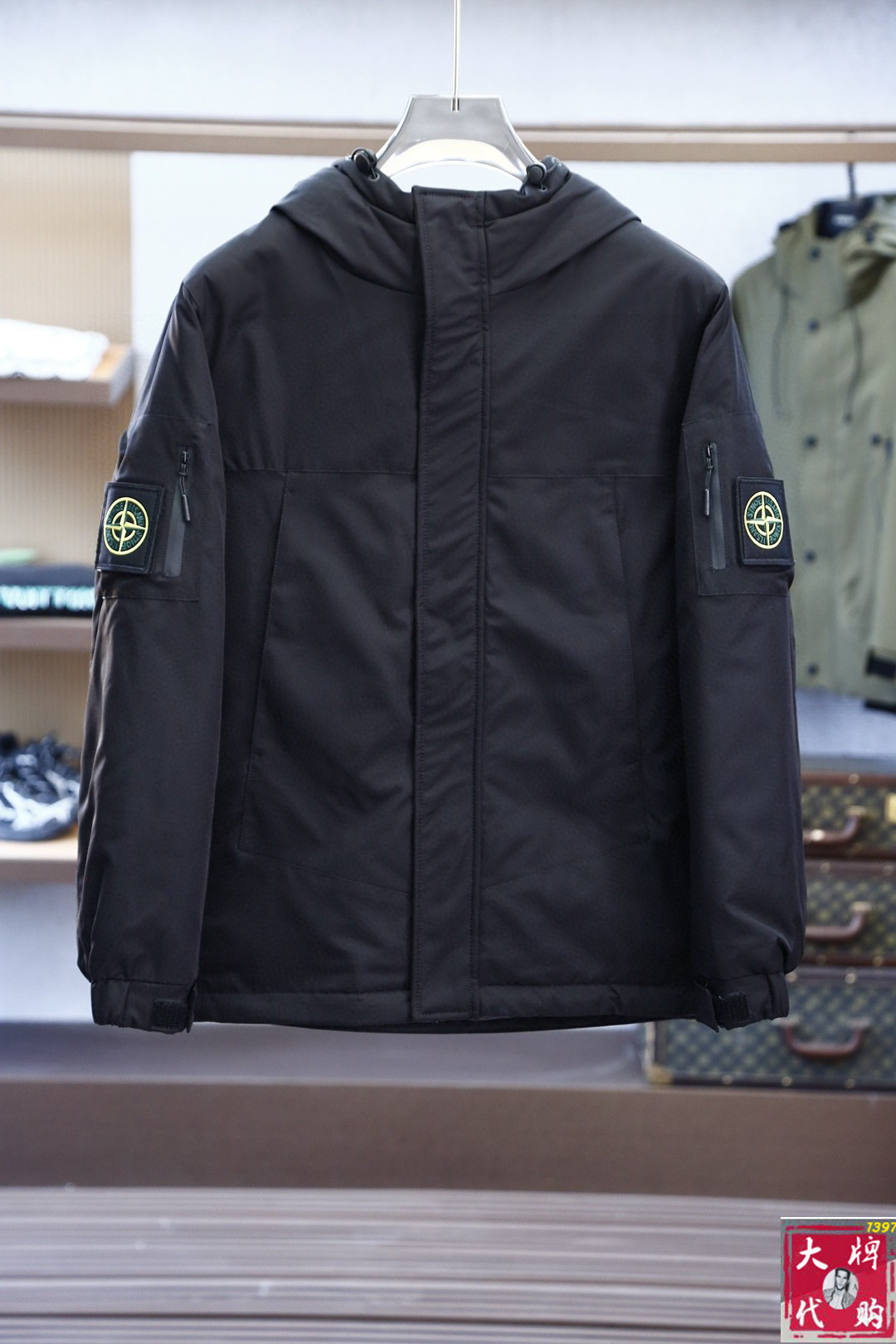 🔥🔥  石头岛 连帽新款羽绒服-外贸公司订单 简约休闲时尚，舒适柔软，软壳弹力聚酯纤维面料内里填充90鸭