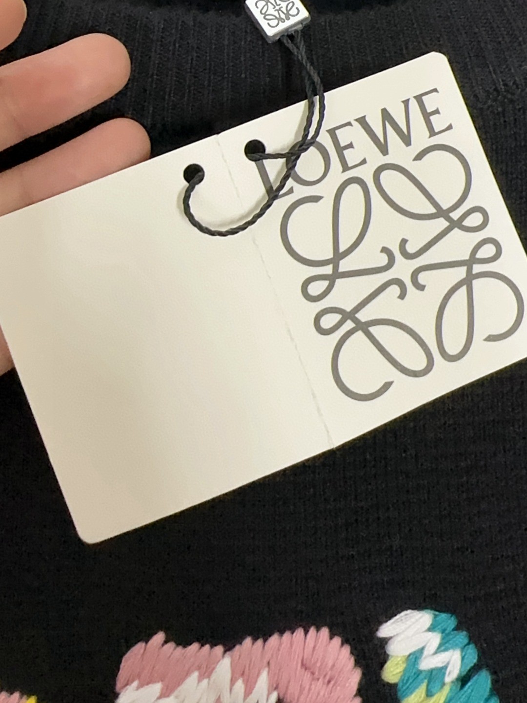 🔥🔥  🐮 Loewe 罗意威 🔥🆕顶级长袖圆领百搭毛衣 👍采用100%真羊毛混纺材质，柔顺保暖，顶尖抗