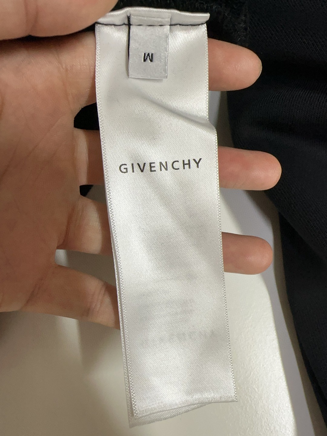 🔥🔥  Givenchy 纪梵希 秋季经典圆领卫衣！ 经典永不过时 细看工艺采用皮绣的工艺呈现，时尚潮流
