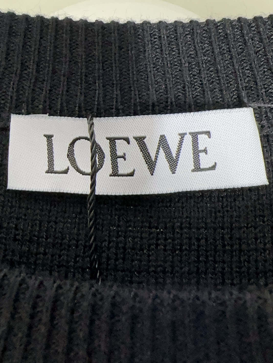 🔥🔥  🐮 Loewe 罗意威 🔥🆕 顶级时尚高端毛衣 👍高级定制百搭款，意大利进口面料🐮任何人都可以轻
