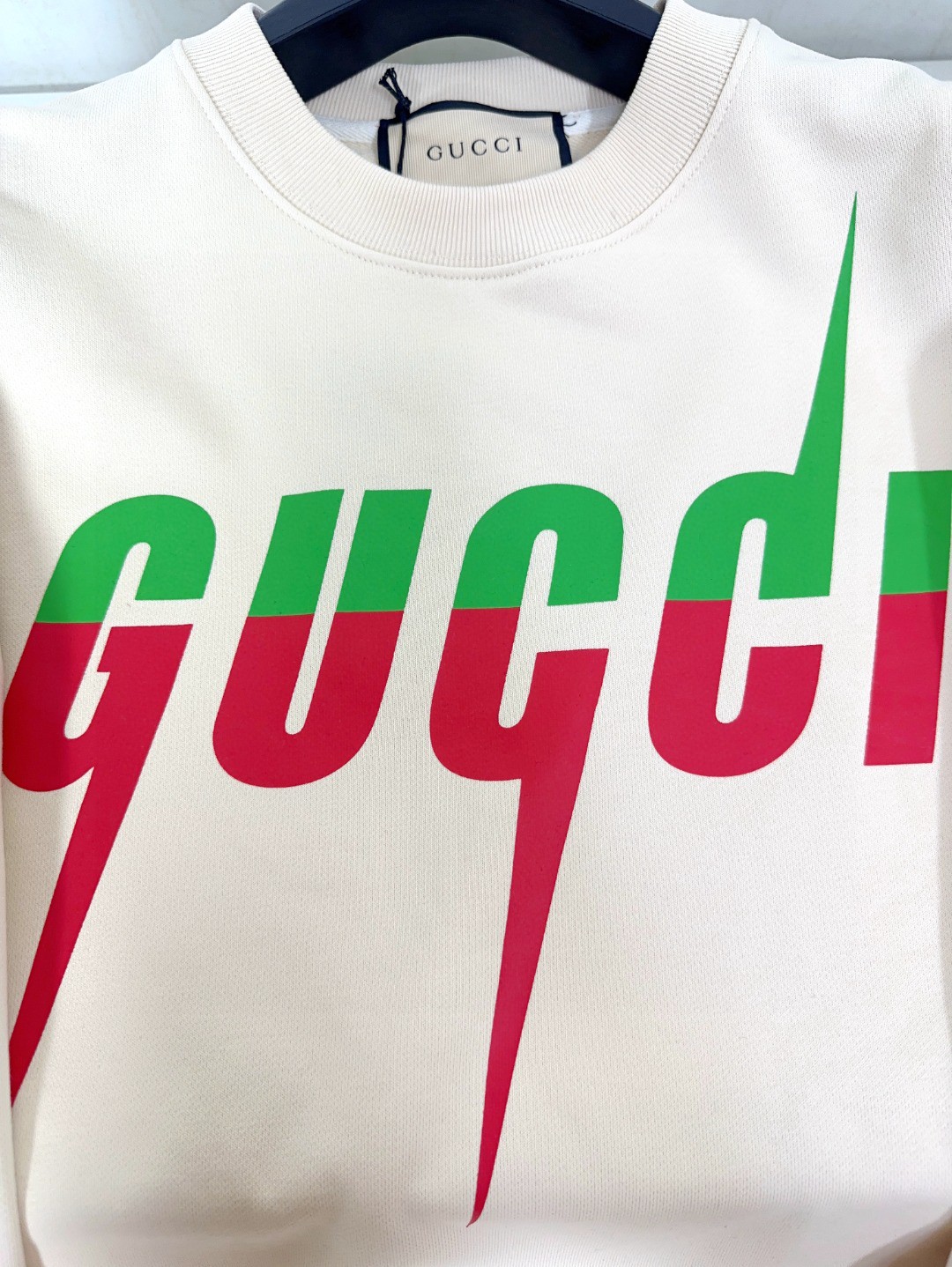 🔥🔥 🐮 Gucci 古奇 🔥🆕顶级长袖圆领卫衣 👍高级定制百搭款，意大利进口面料🐮任何人都可以轻松驾驭
