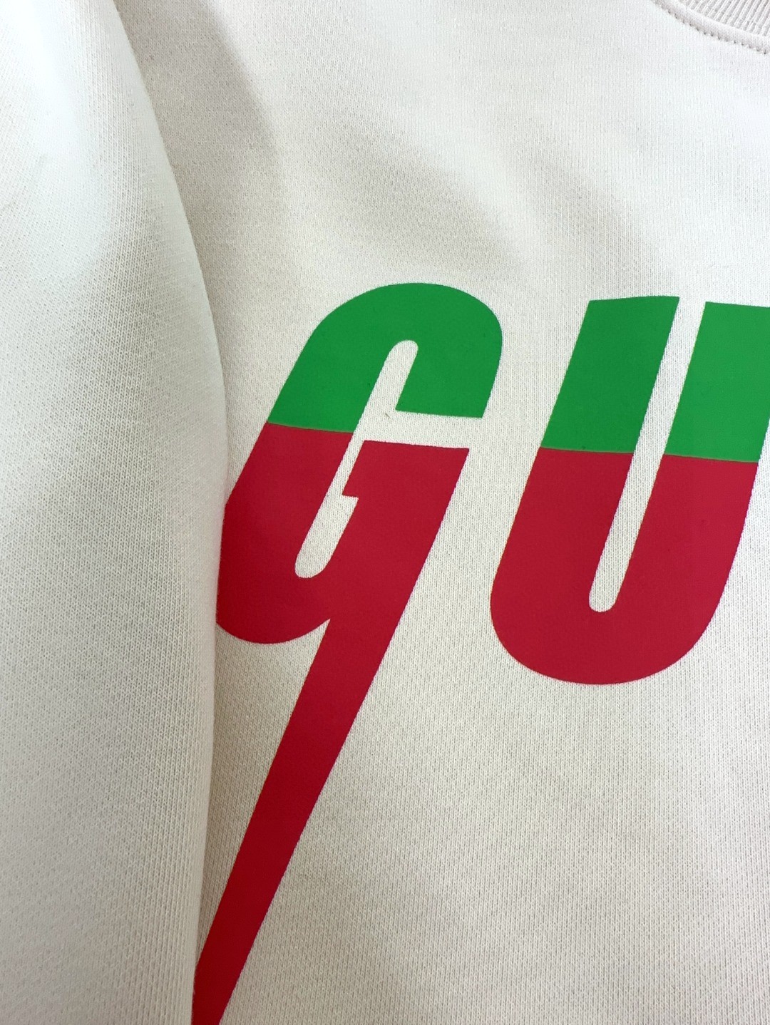 🔥🔥 🐮 Gucci 古奇 🔥🆕顶级长袖圆领卫衣 👍高级定制百搭款，意大利进口面料🐮任何人都可以轻松驾驭