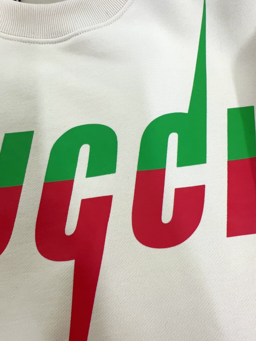 🔥🔥 🐮 Gucci 古奇 🔥🆕顶级长袖圆领卫衣 👍高级定制百搭款，意大利进口面料🐮任何人都可以轻松驾驭
