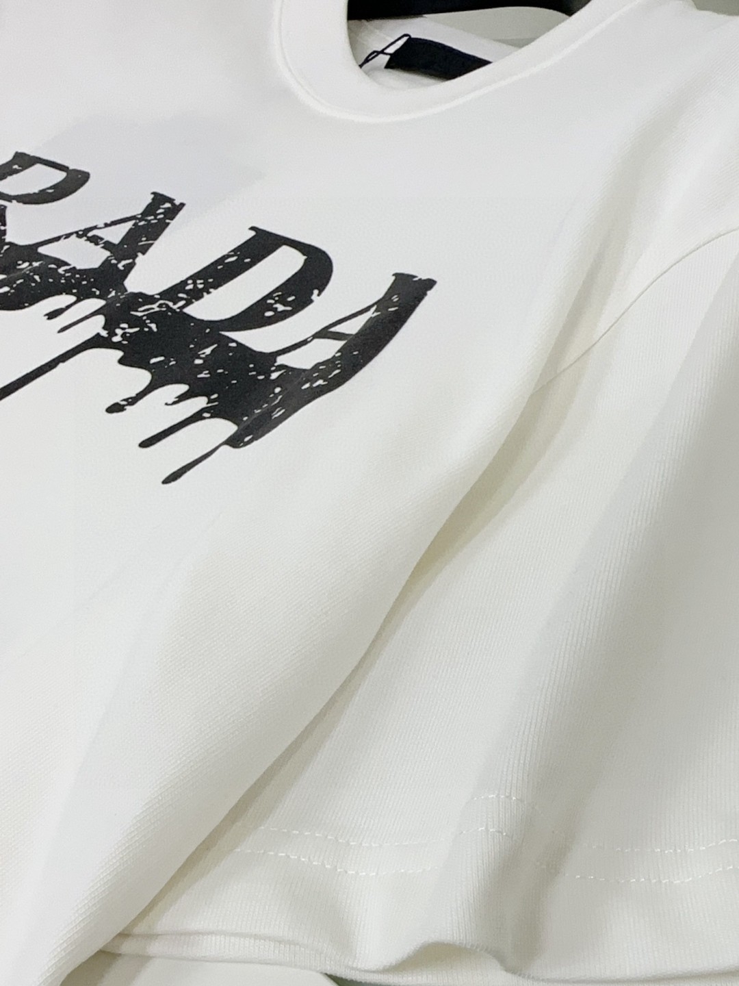 🔥🔥🔥 🐮 Prada 普拉达 🔥 胖哥福音穿200斤 🆕 顶级圆领休闲短袖👍高级定制百搭款式 任何人都