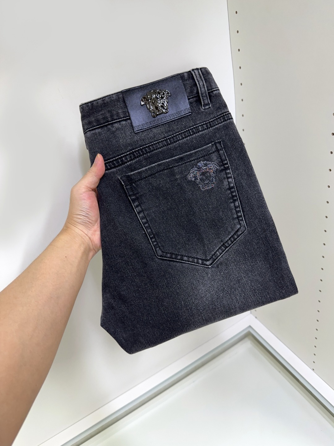 🔥🔥🐂 🌟 Versace 范思哲 🌟🇮🇹🌟 🔥新款新品 专柜有售 实体店极品牛仔裤🐂专柜原版11好货，