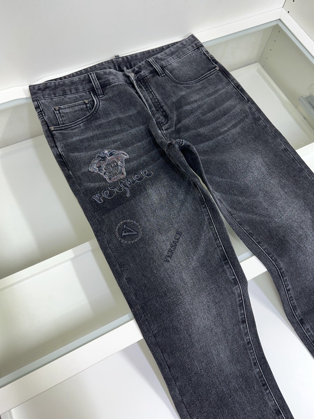 🔥🔥🐂 🌟 Versace 范思哲 🌟🇮🇹🌟 🔥新款新品 专柜有售 实体店极品牛仔裤🐂专柜原版11好货，