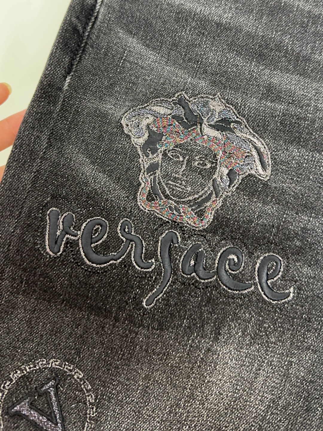 🔥🔥🐂 🌟 Versace 范思哲 🌟🇮🇹🌟 🔥新款新品 专柜有售 实体店极品牛仔裤🐂专柜原版11好货，