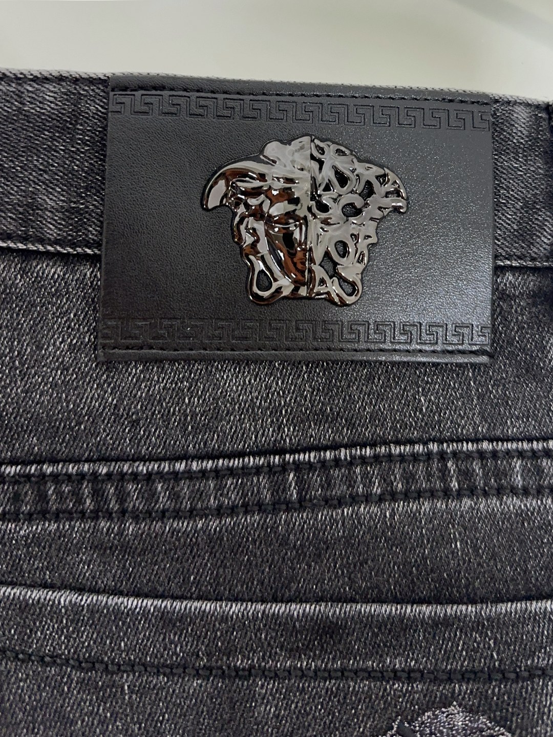 🔥🔥🐂 🌟 Versace 范思哲 🌟🇮🇹🌟 🔥新款新品 专柜有售 实体店极品牛仔裤🐂专柜原版11好货，