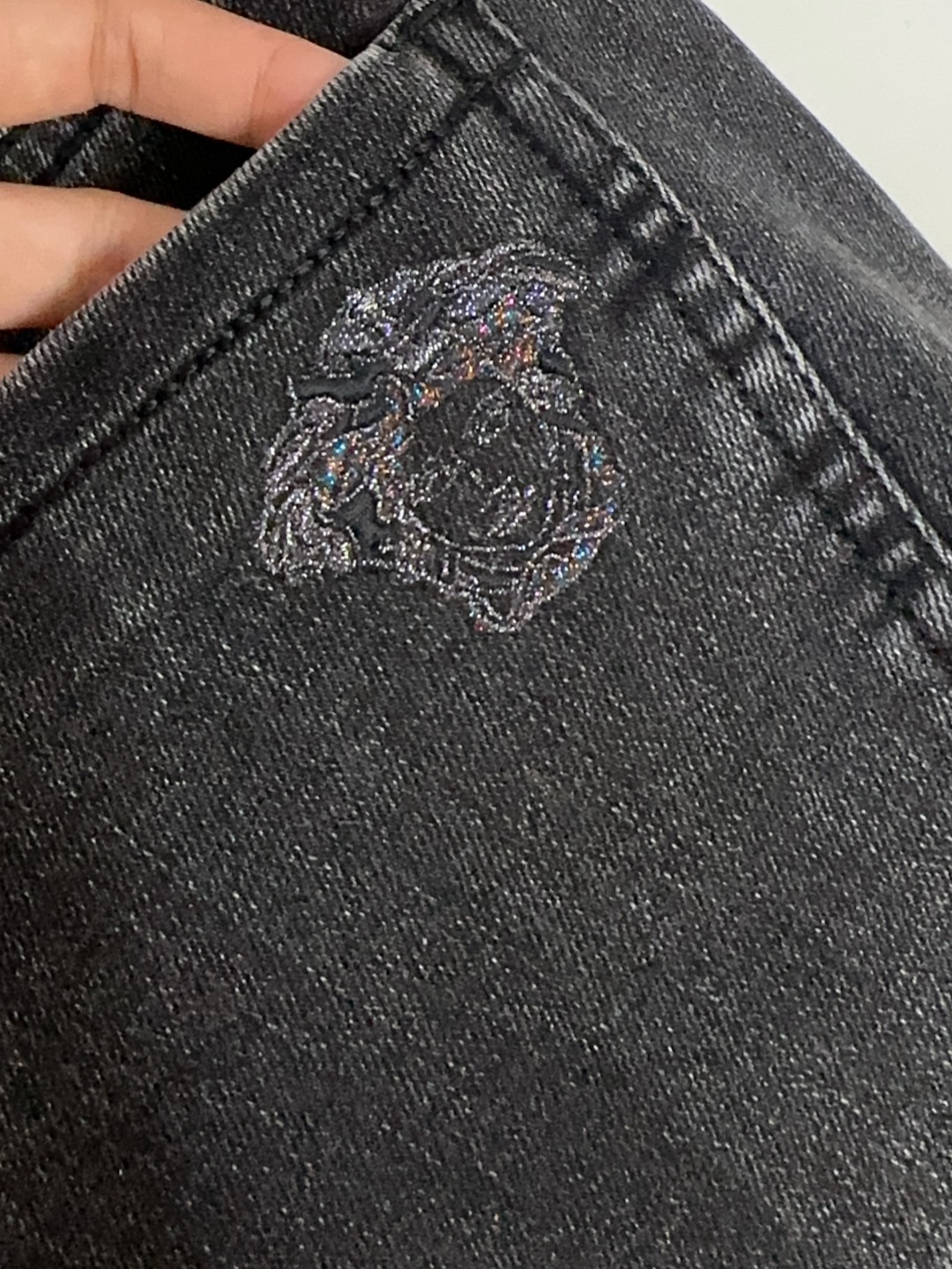 🔥🔥🐂 🌟 Versace 范思哲 🌟🇮🇹🌟 🔥新款新品 专柜有售 实体店极品牛仔裤🐂专柜原版11好货，