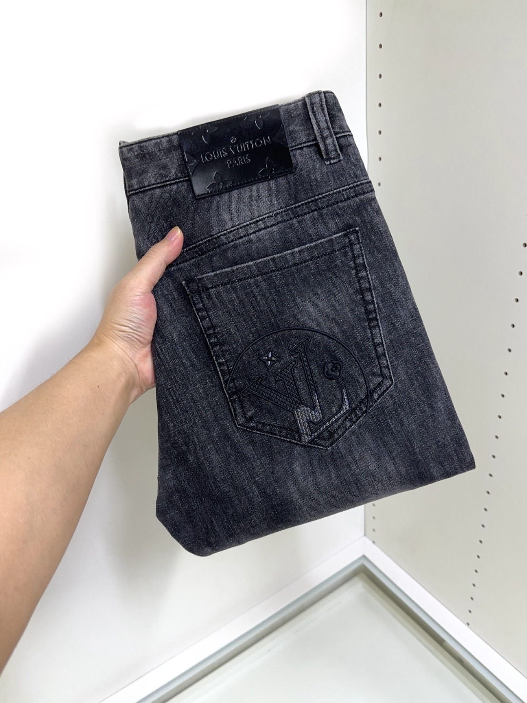 🔥🔥🐂 🌟 LV 路易威登 🌟🇮🇹🌟 🔥新款新品 专柜有售 实体店极品牛仔裤🐂专柜原版11好货，适合各个