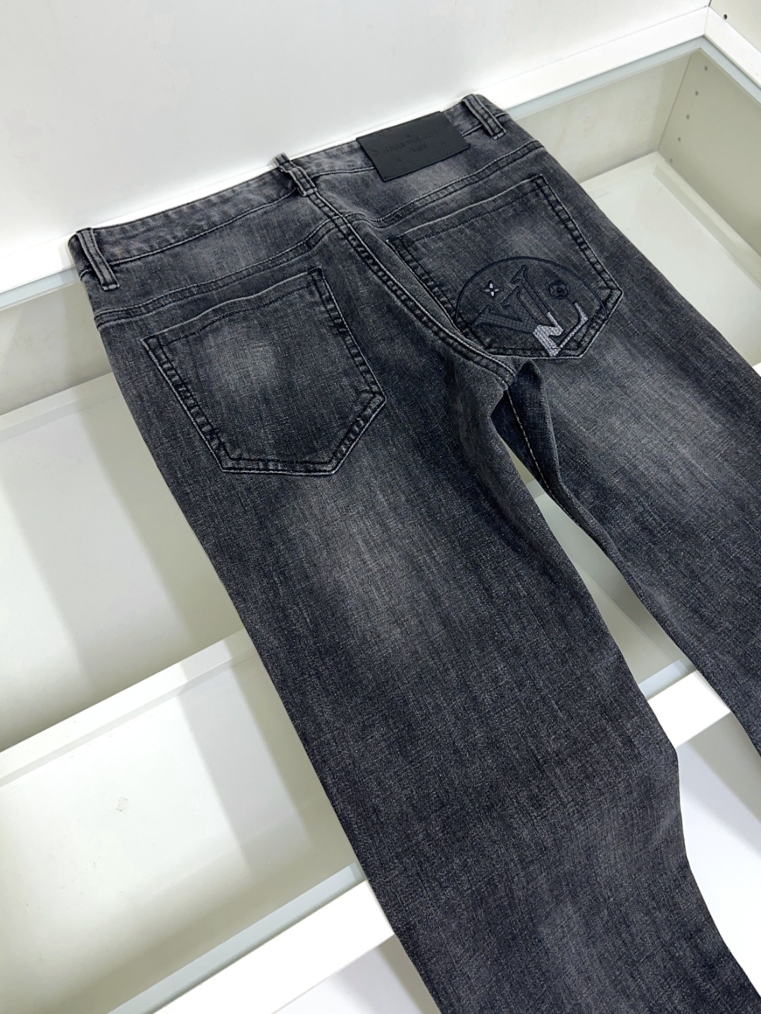 🔥🔥🐂 🌟 LV 路易威登 🌟🇮🇹🌟 🔥新款新品 专柜有售 实体店极品牛仔裤🐂专柜原版11好货，适合各个