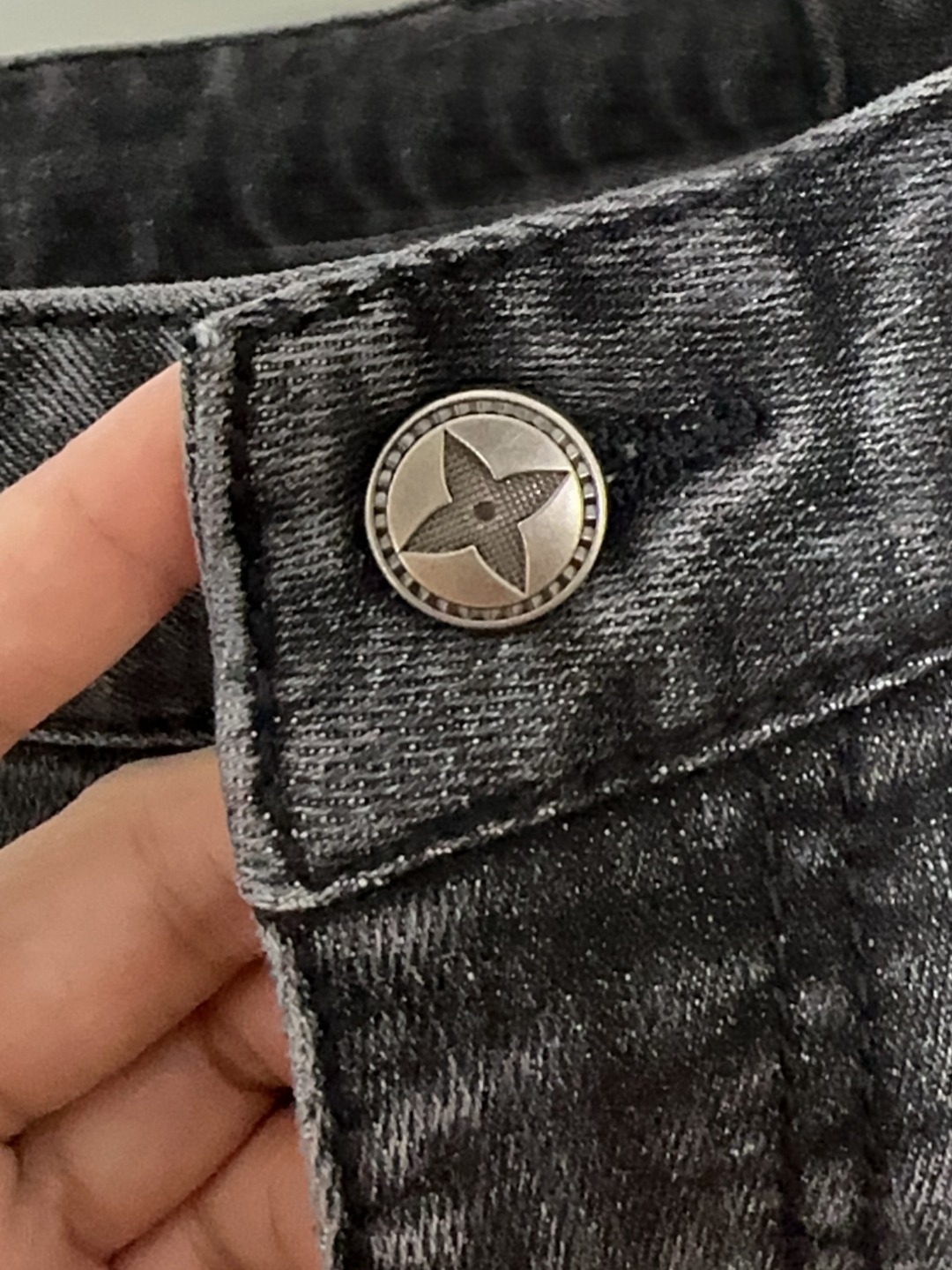 🔥🔥🐂 🌟 LV 路易威登 🌟🇮🇹🌟 🔥新款新品 专柜有售 实体店极品牛仔裤🐂专柜原版11好货，适合各个