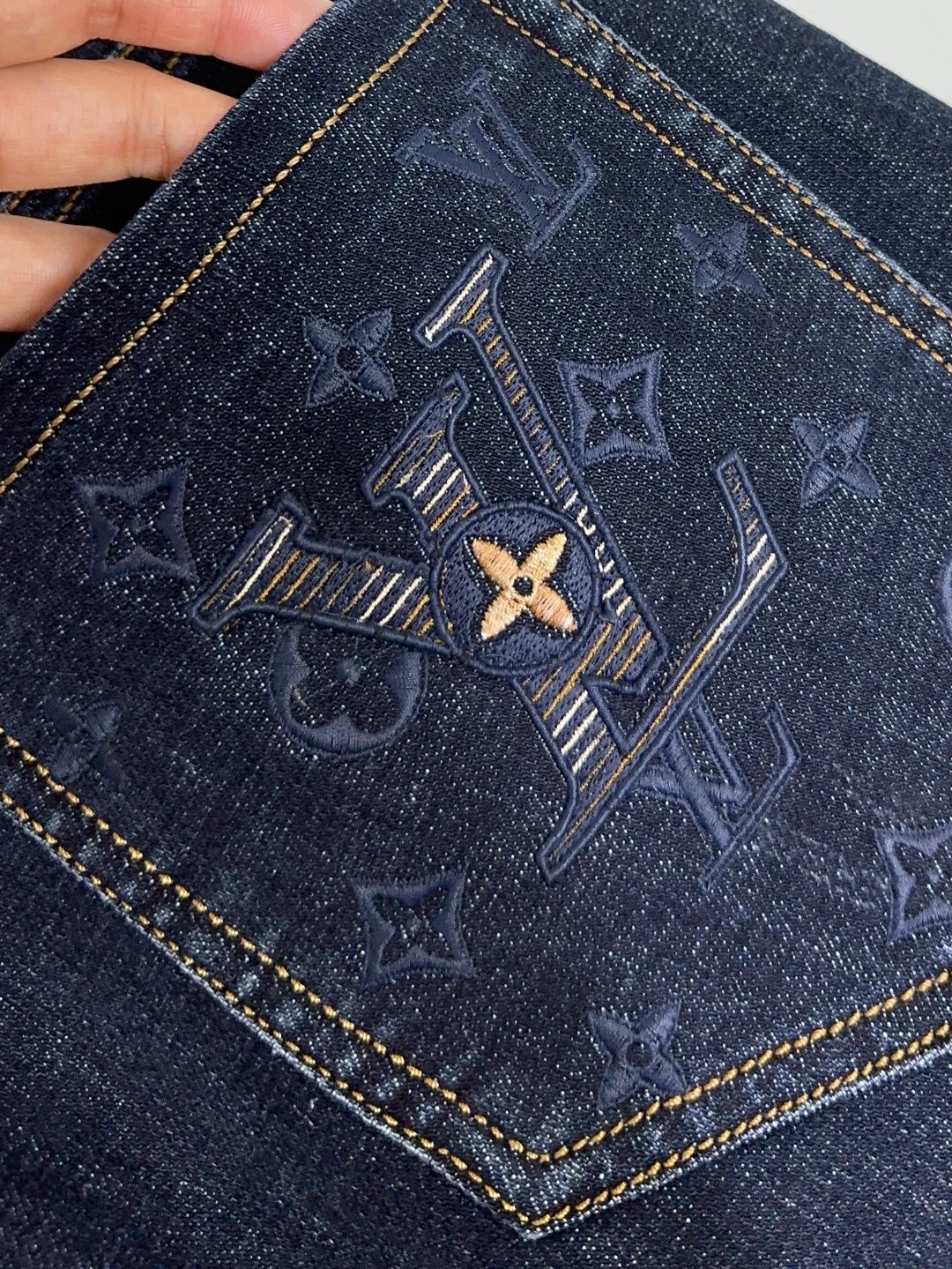 🔥🔥🐂 🌟 LV 路易威登 🌟🇮🇹🌟 🔥新款新品 专柜有售 实体店极品牛仔裤🐂专柜原版11好货，适合各个