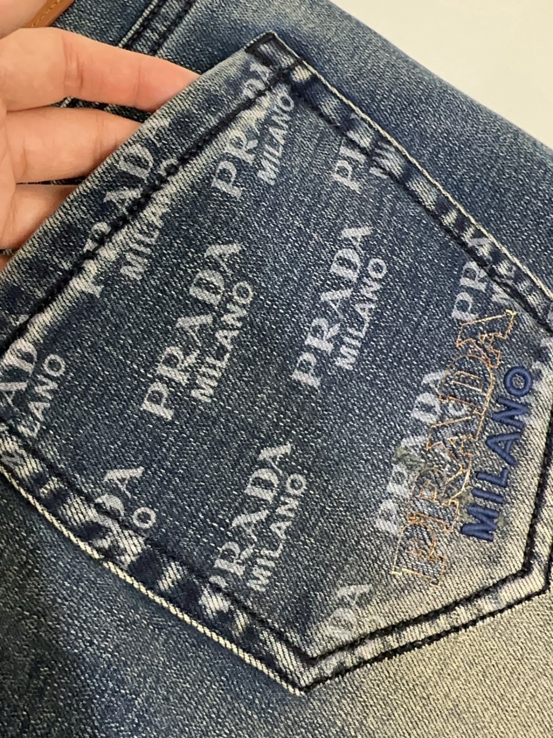 🔥🔥🐂 🌟 Prada 普拉达 🌟🔥爆款来袭 🔥新款新品 专柜有售 实体店已极品牛仔裤🐂专柜原版11好货