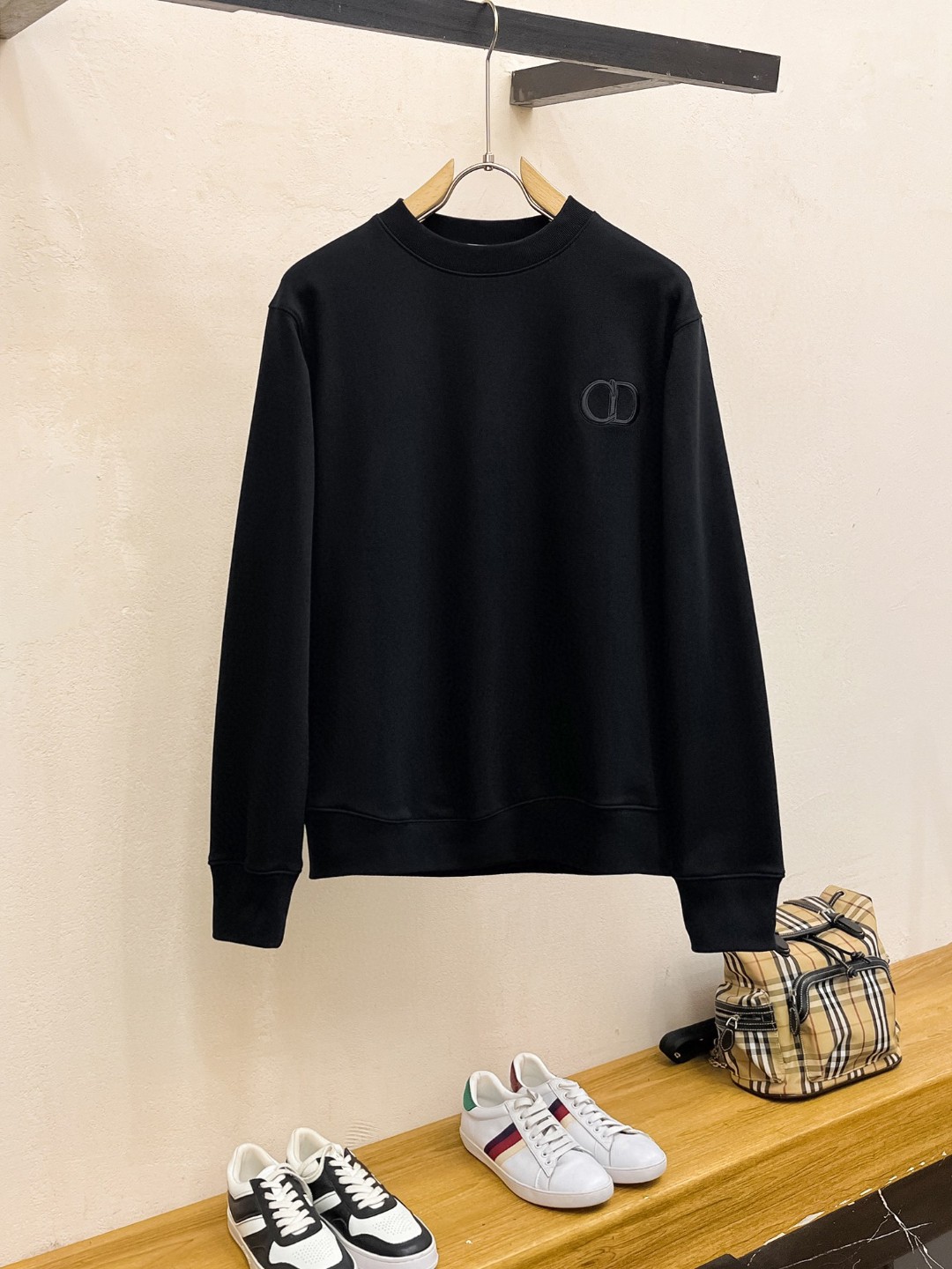 NO:116583,Dior's latest sweatshirt, exclusively available!  Original reproduction, exclusive design, super craftsmanship!  Extremely luxurious!  Excellent style!  Size S-XL, Dior, hoodie, sweatshirts, alexander wang19860909迪奥 最新款卫衣,独家发售！原版复刻,独家设计,超强工艺！极其奢华！版型超赞！ 尺码 S-XL,,dior,hoodie,sweatshirts,alexander wang,Men's clothing