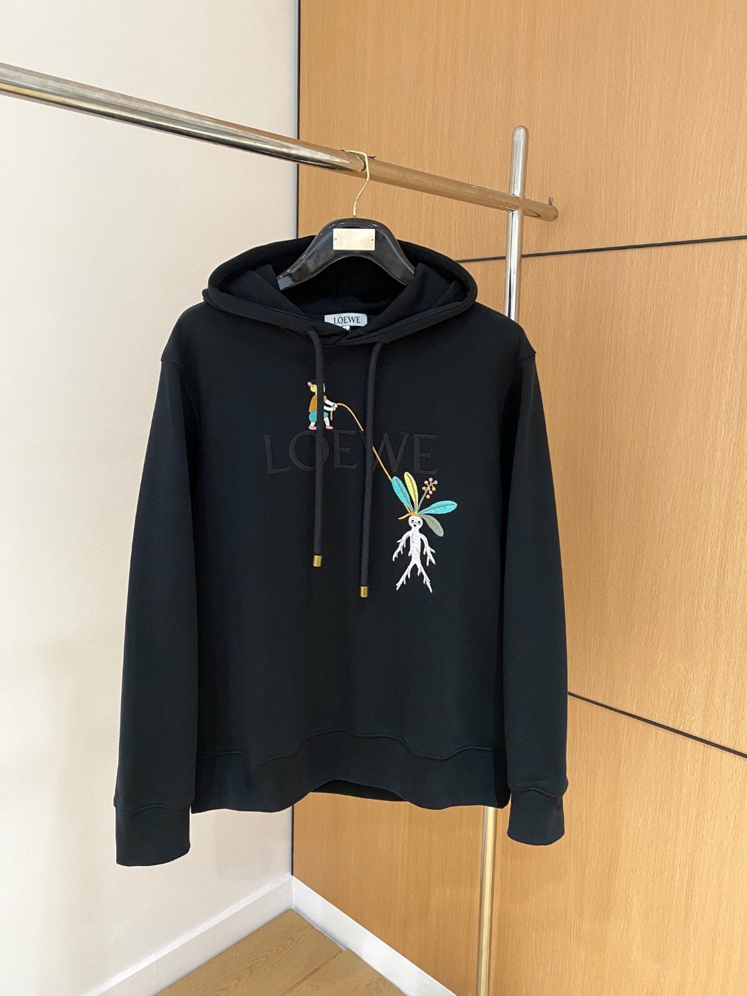 NO:116594,Luo Yiwei Top version, the latest sweatshirt hooded, exclusively available!  Original reproduction, exclusive design, super craftsmanship!  Extremely luxurious!  Excellent style!  Size S-XL, loewe, hoodie, sweatshirts,hats,alexander wang19860909罗意威 顶级版本 最新款卫衣连帽 ,独家发售！原版复刻,独家设计,超强工艺！极其奢华！版型超赞！ 尺码 S-XL,,loewe,hoodie,sweatshirts,hats,alexander wang,Men's clothing