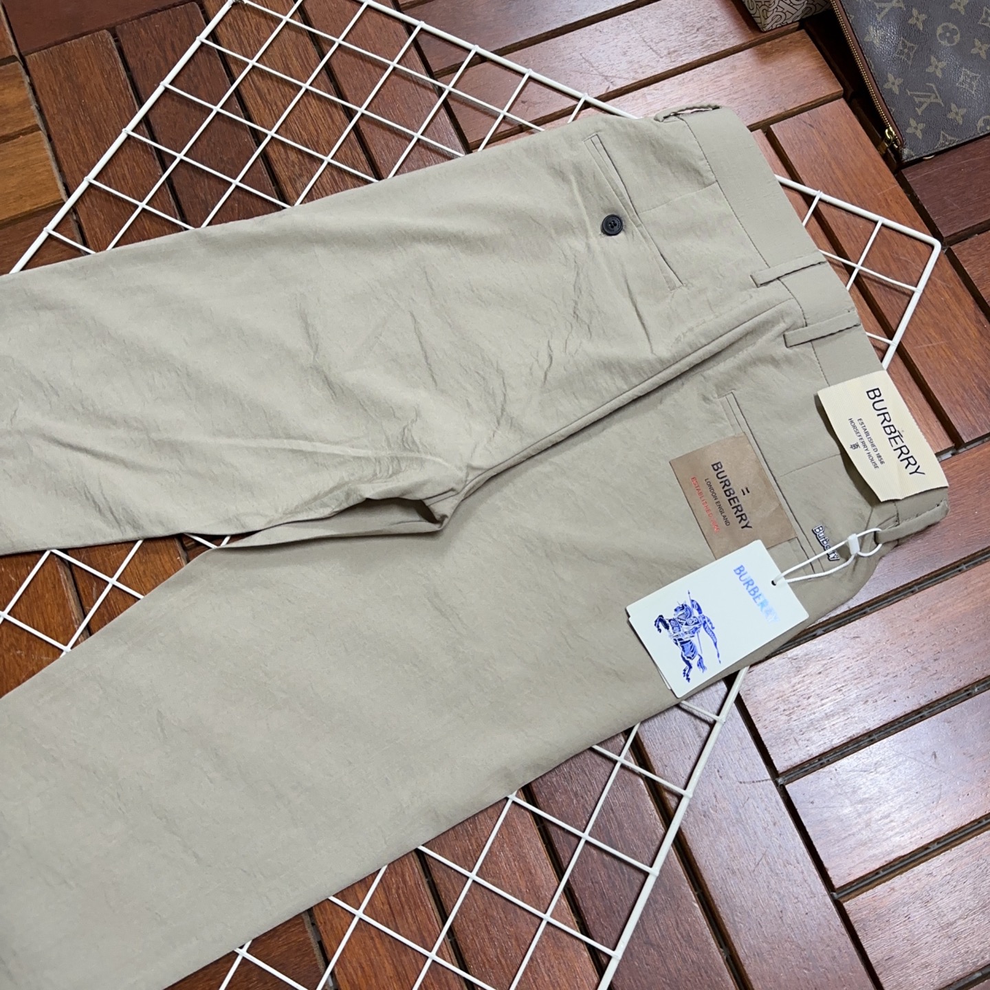 ￼ 🐂 🌟 Burberry 巴宝莉 🌟🇮🇹🌟 🔥新款新品 专柜有售 实体店极品休闲裤🐂专柜原版11好货