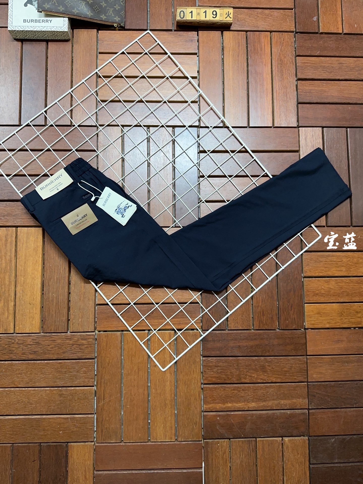￼ 🐂 🌟 Burberry 巴宝莉 🌟🇮🇹🌟 🔥新款新品 专柜有售 实体店极品休闲裤🐂专柜原版11好货